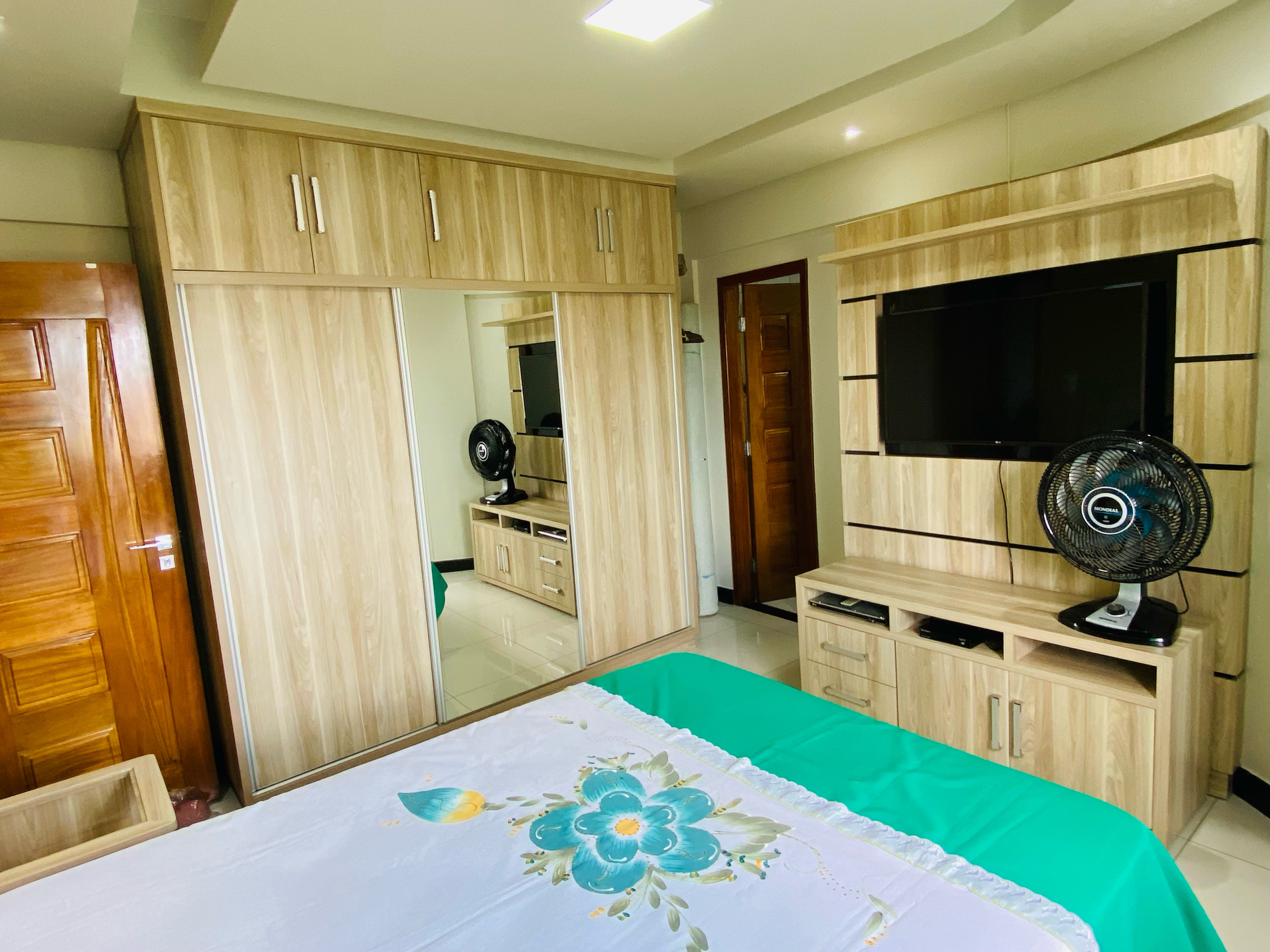 Vendo excelente apartamento de 3 quartos sendo 1 suíte, todo mobiliado, 103M² + 2 Elevadores no Candeias, Vitória da Conquista, BA - foto 29