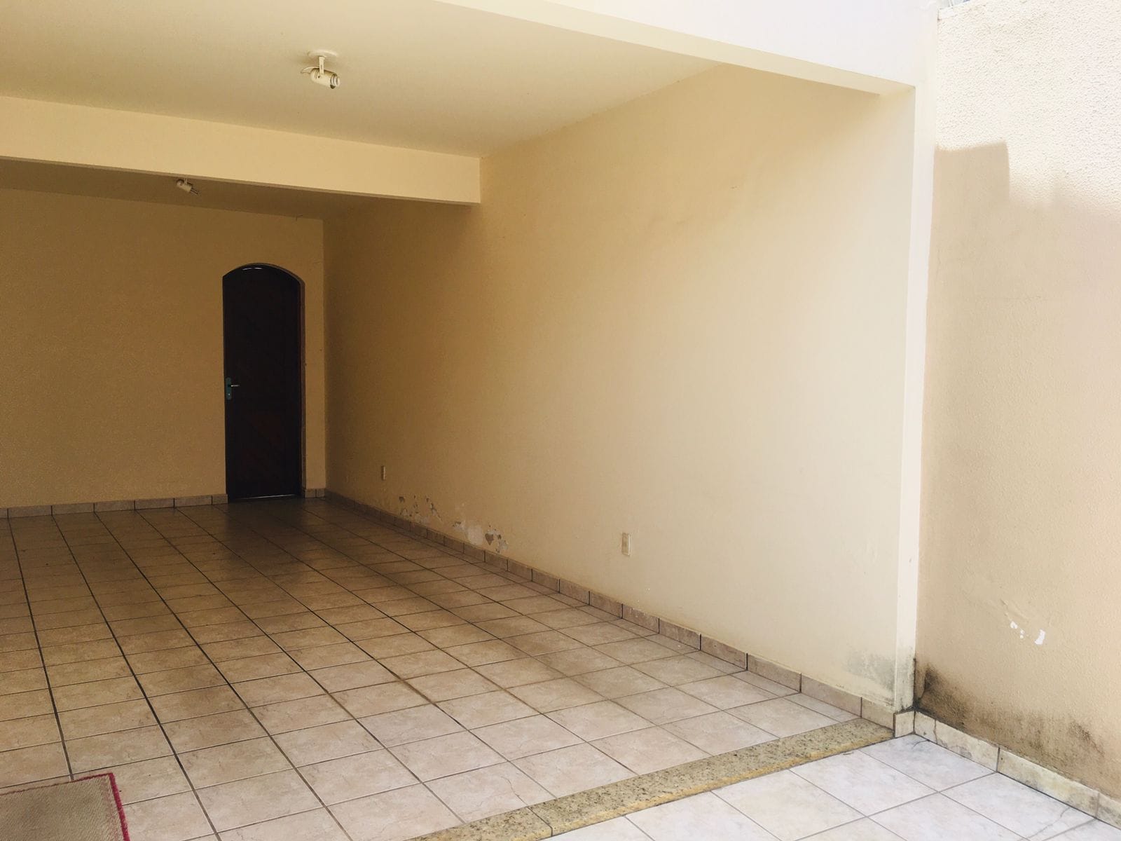 Casa  bastante ampla com terreno de 320 m² e 327.80 m² de área construída em ótima localização no Bairro Recreio em rua de fluxo grande de carros - foto 3