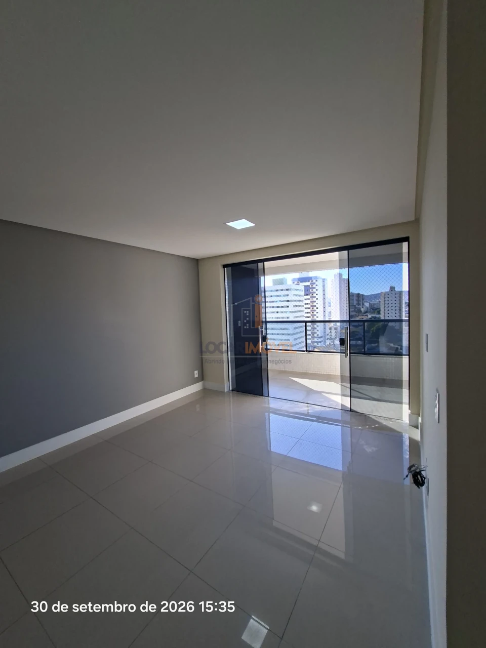 Apartamento alto Padrão 3 quartos sendo 2 suítes, andar alto, 2 vagas de garagem para locação, Candeias, Vitória da Conquista, BA - foto 4