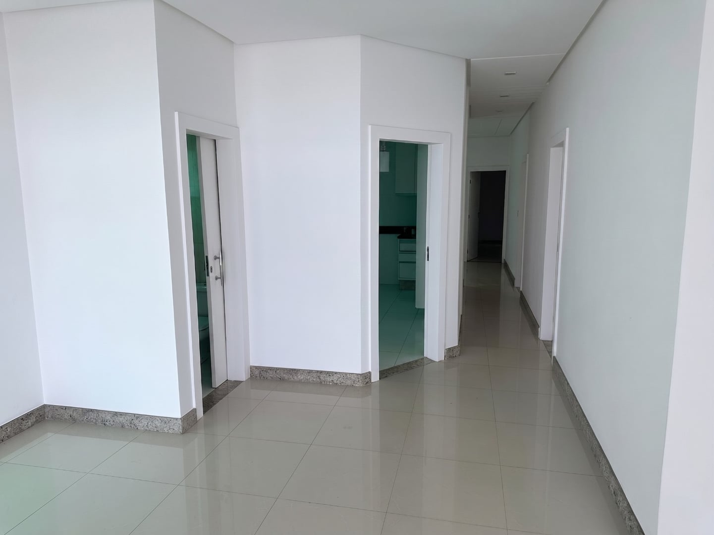 Casa com 3 suítes, piscina + dependência no Ibirapuera Vitória da Conquista Bahia - foto 30