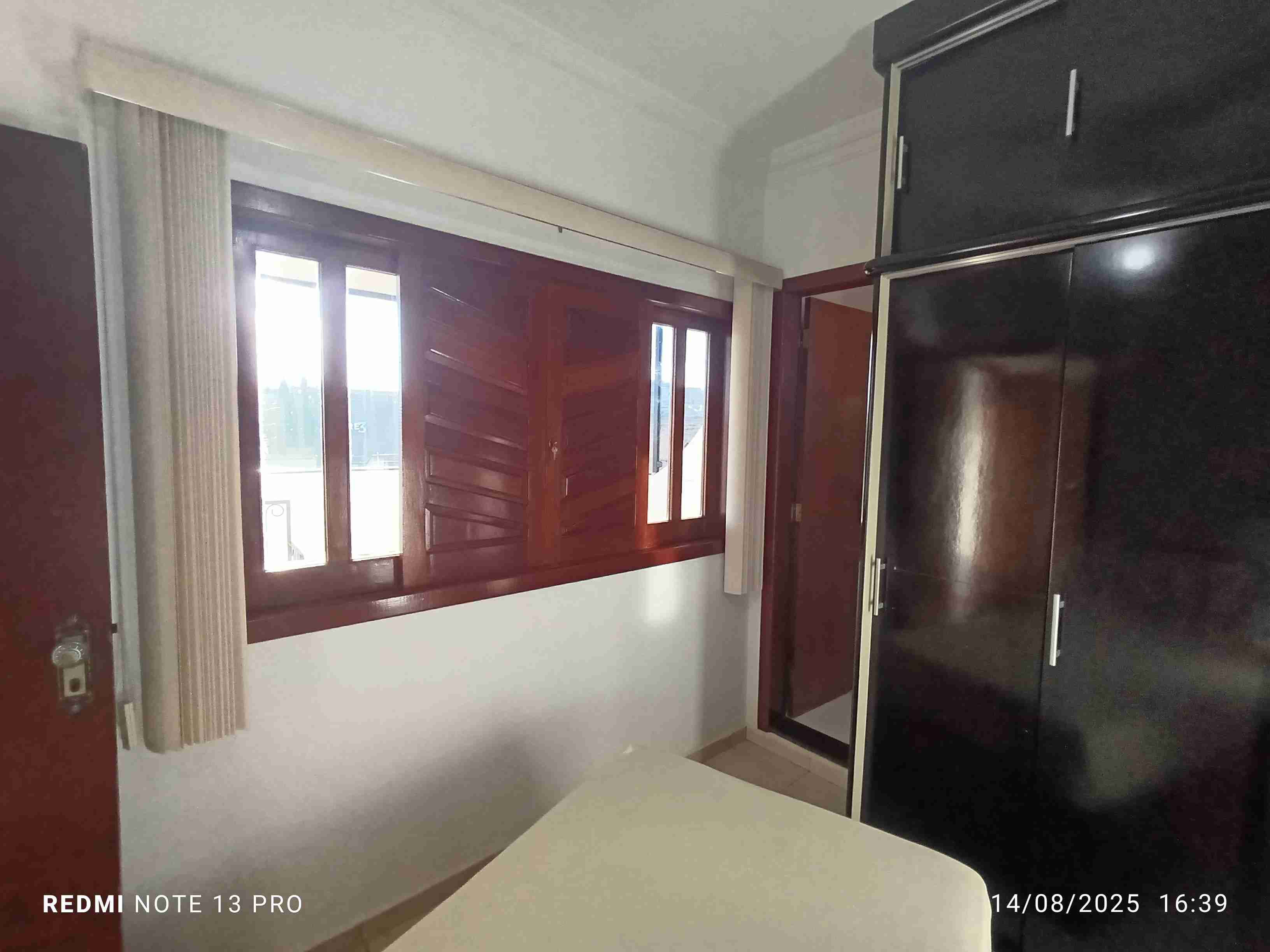 Casa com 4 quartos sendo 2 suítes, 4 salas, bastante espaço externo à venda, Ibirapuera, Vitória da Conquista, BA - foto 31