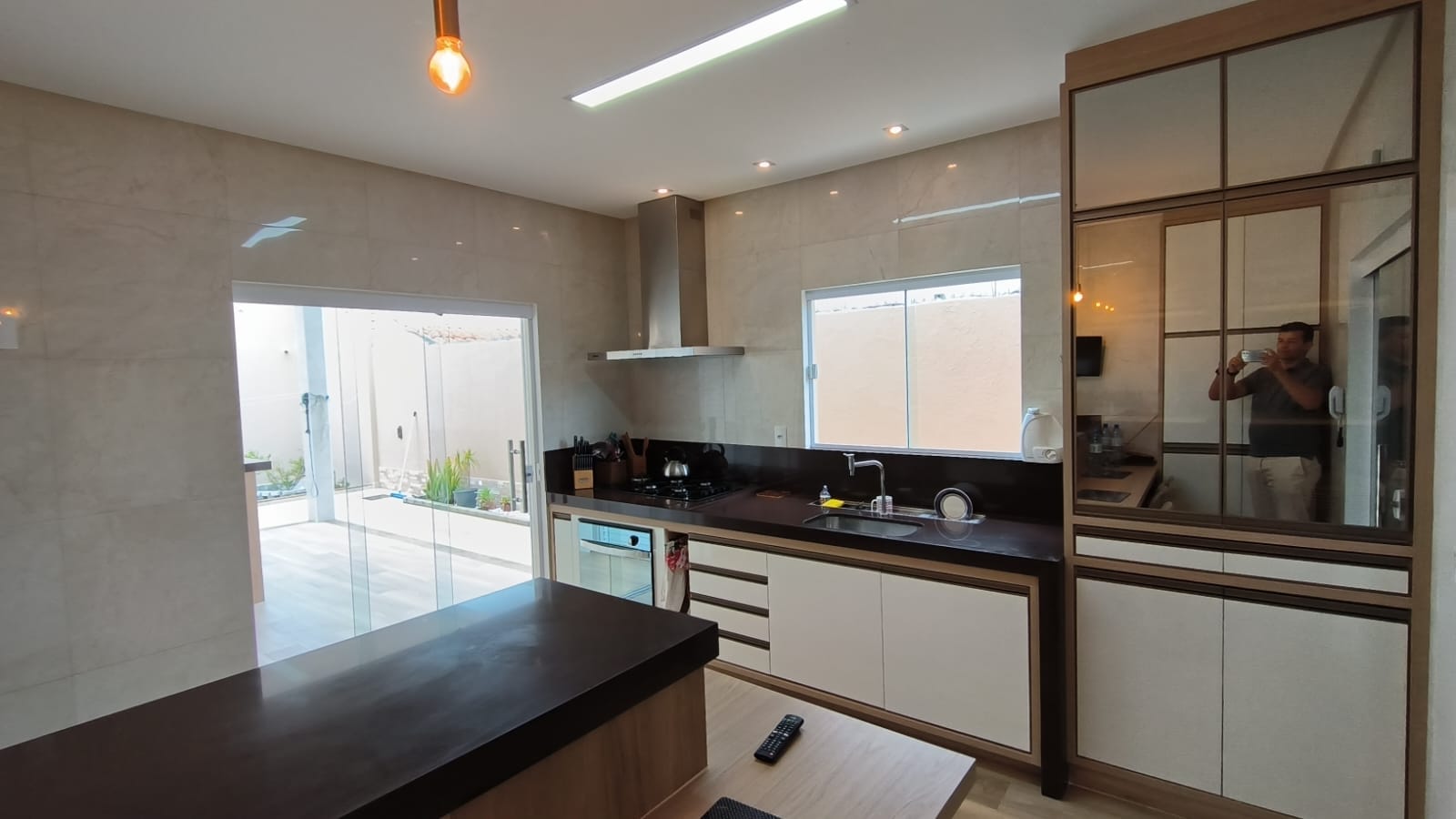 Casa Alto Padrão recém construída com 247 m² de área útil próximo de Faculdades no Bairro Candeias em Vitória da Conquista - BA - foto 31