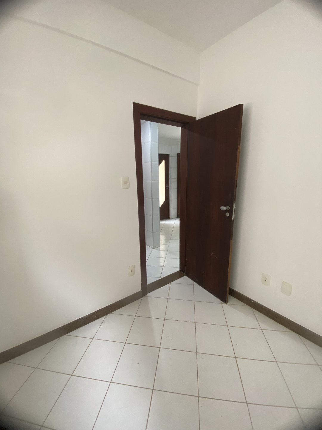 Excelente Apartamento 1º andar, 3/4 com suite, para Locação – Edifício Portal Brasil, Bairro Candeias, em Vitória da Conquista, Bahia - foto 30