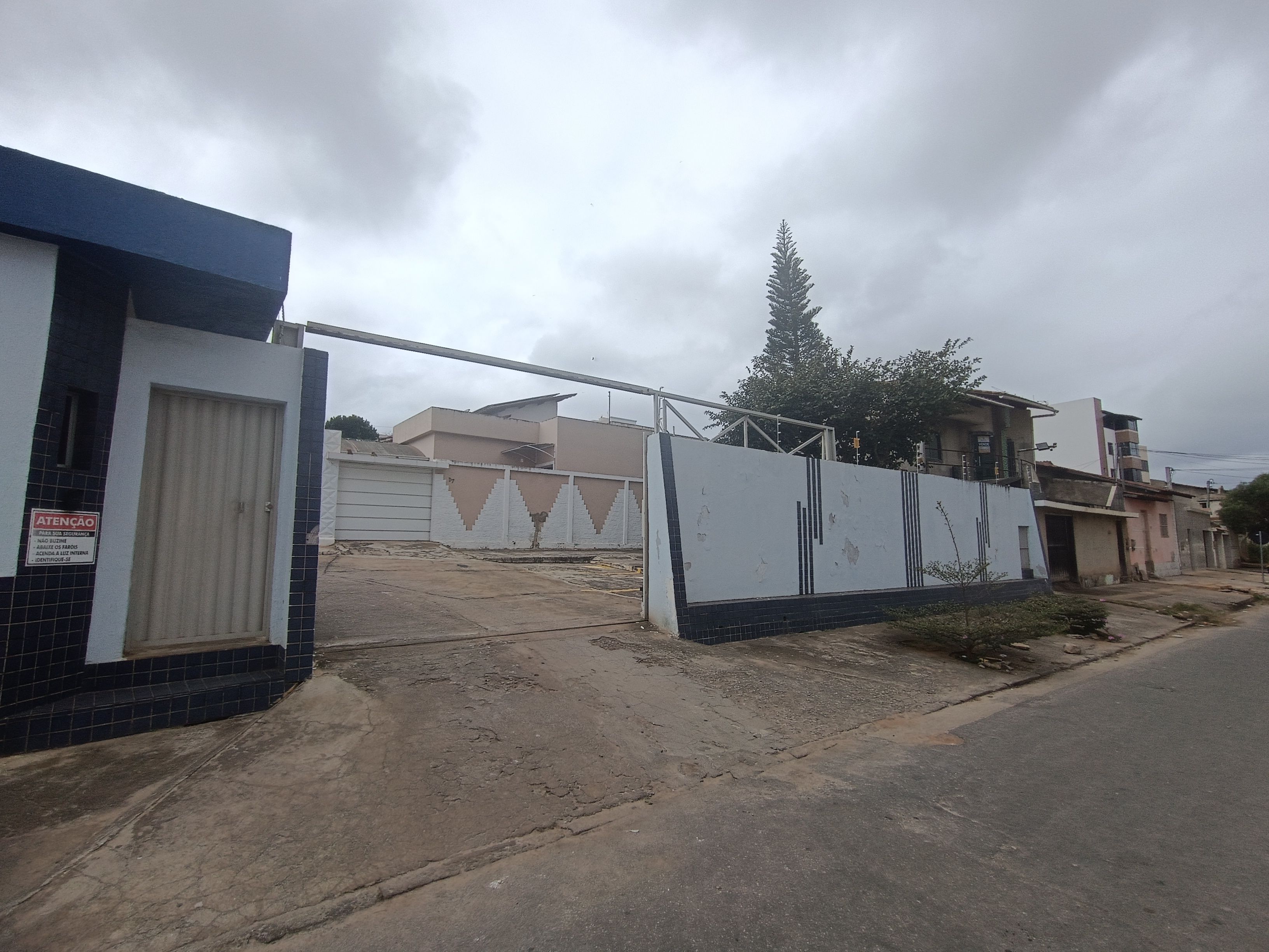 Casa com 4 suites pequeno à Venda, Candeias, Vitória da Conquista, BA - foto 4