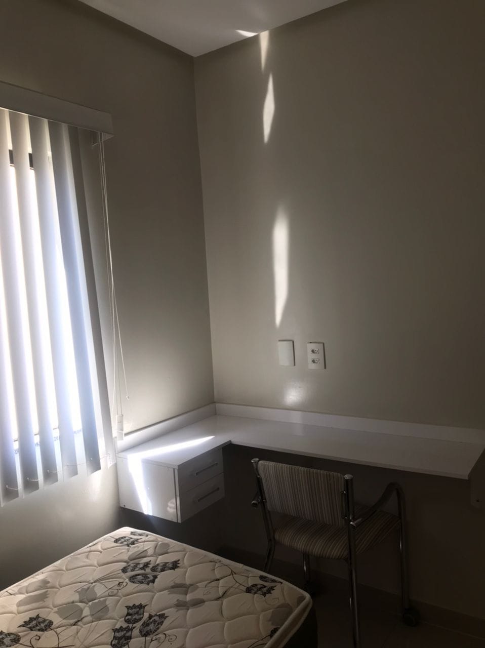 Apartamento mobiliado de 3 quartos sendo 1 suíte para venda, no 3º andar, com  sacada no Candeias  Vitória da Conquista, BA - foto 32