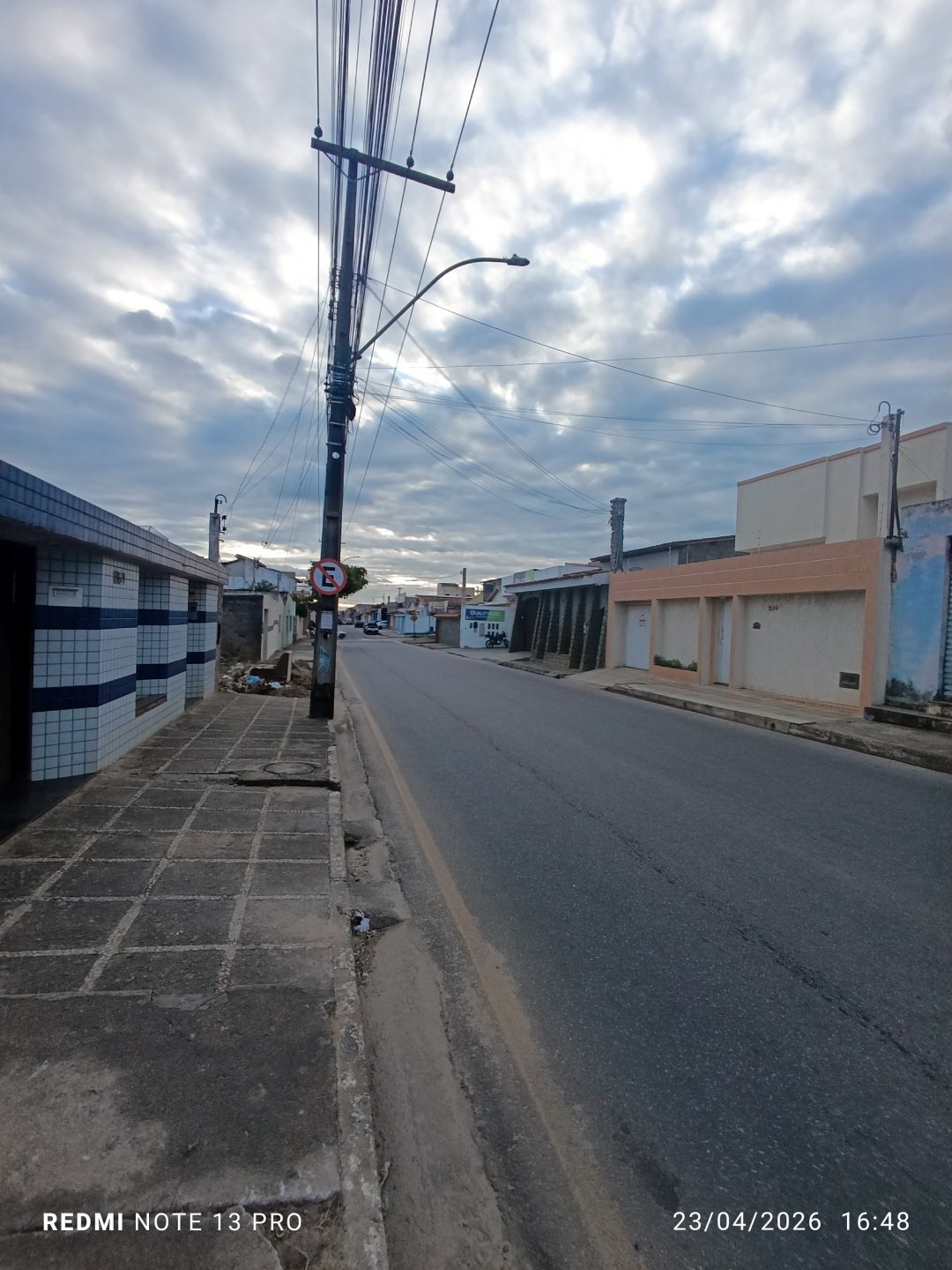 Terreno na Av. Pará esquina, parte de cima, esquina com a Av. Paramirim. 3 terrenos urbanos com 300 m² cada, 30 x 30 num total de 900 m², Bairro - foto 3