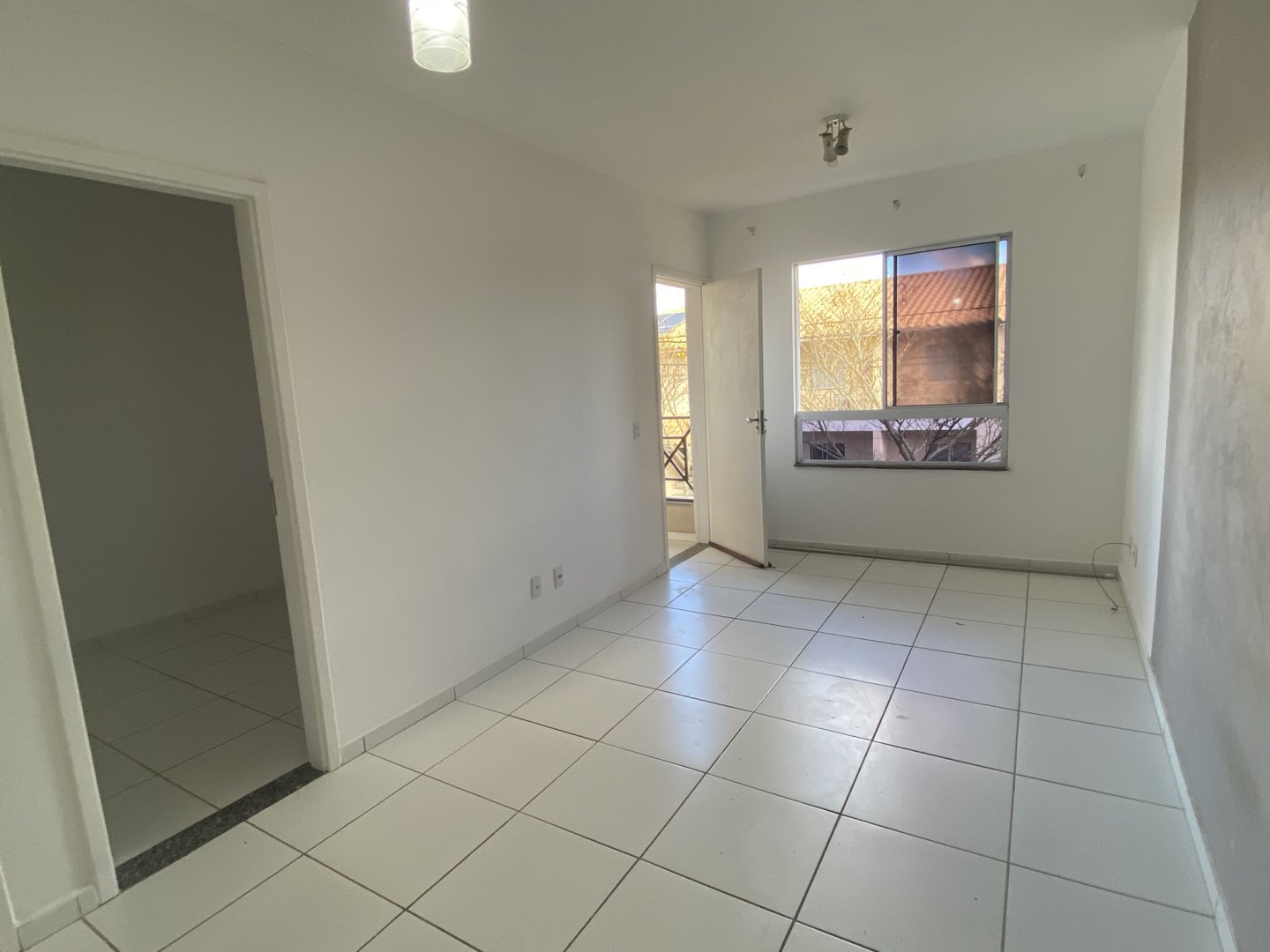 Apartamento para locação, no 1º andar, com 2/4 sendo 1 suite, Bairro Primavera, em Vitória da Conquista - Bahia - foto 3