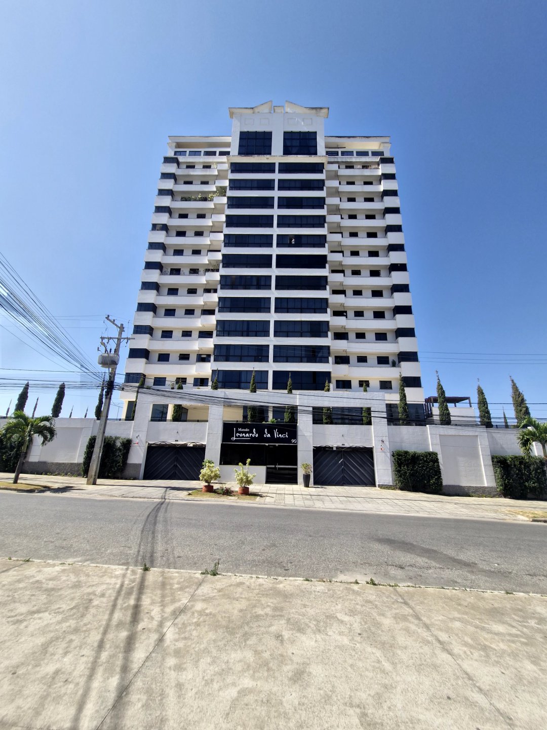 Apartamento 4 Suítes no Leonardo Da Vinci Bairro Candeias - foto 3