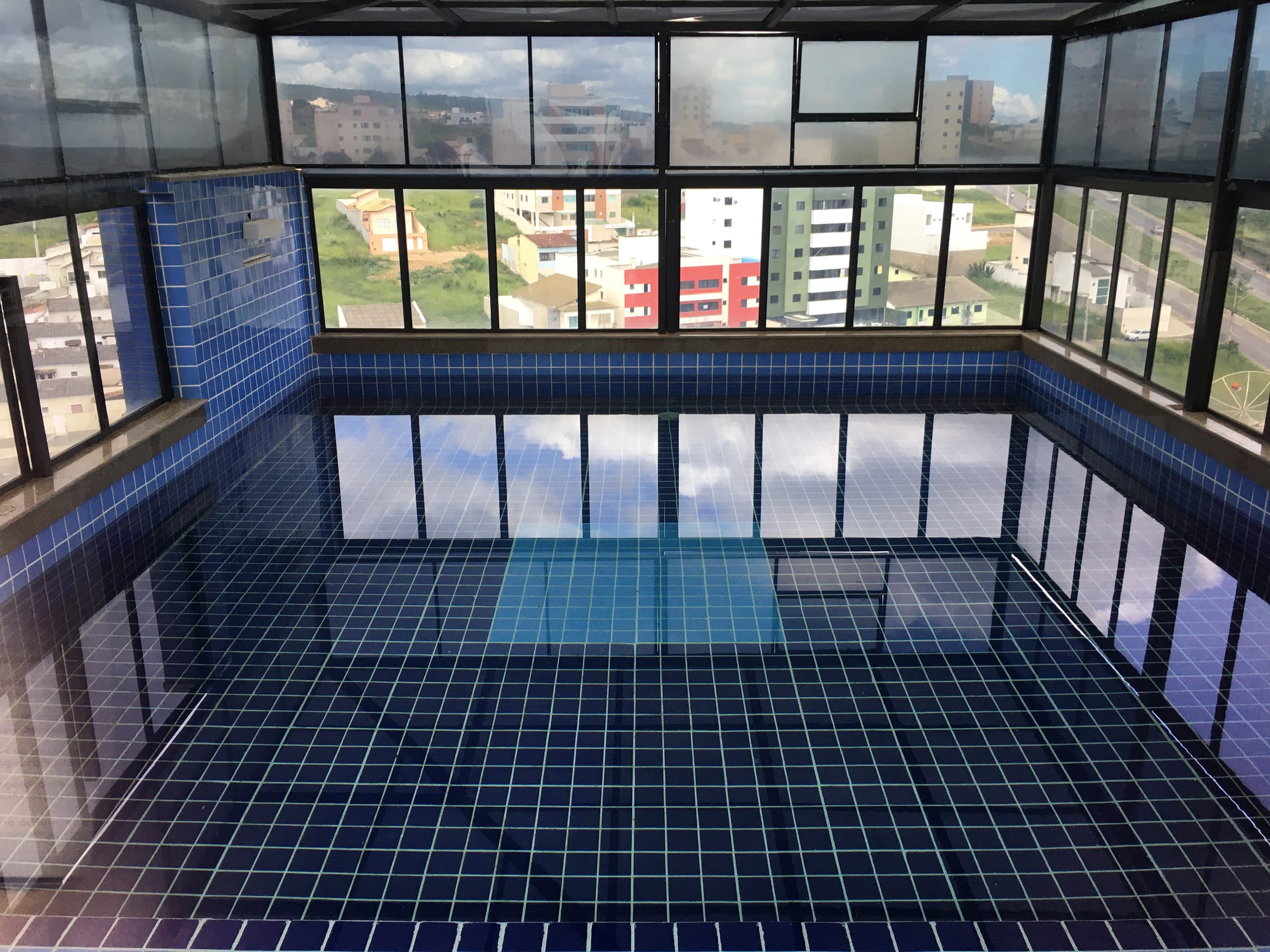 Vendo amplo apartamento de 3 quartos com 2 suítes, 3 vagas de garagem, 136M², área de lazer completa com piscina aquecida, próximo a Fainor no Ca - foto 35