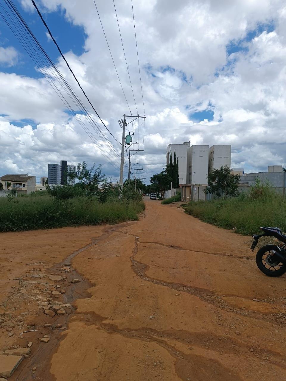 Excelente apartamento de 2 quartos sendo 1 suíte de 1ª andar com planejados na cozinha e quartos para venda ou locação, Candeias, Vitória da Conq - foto 3