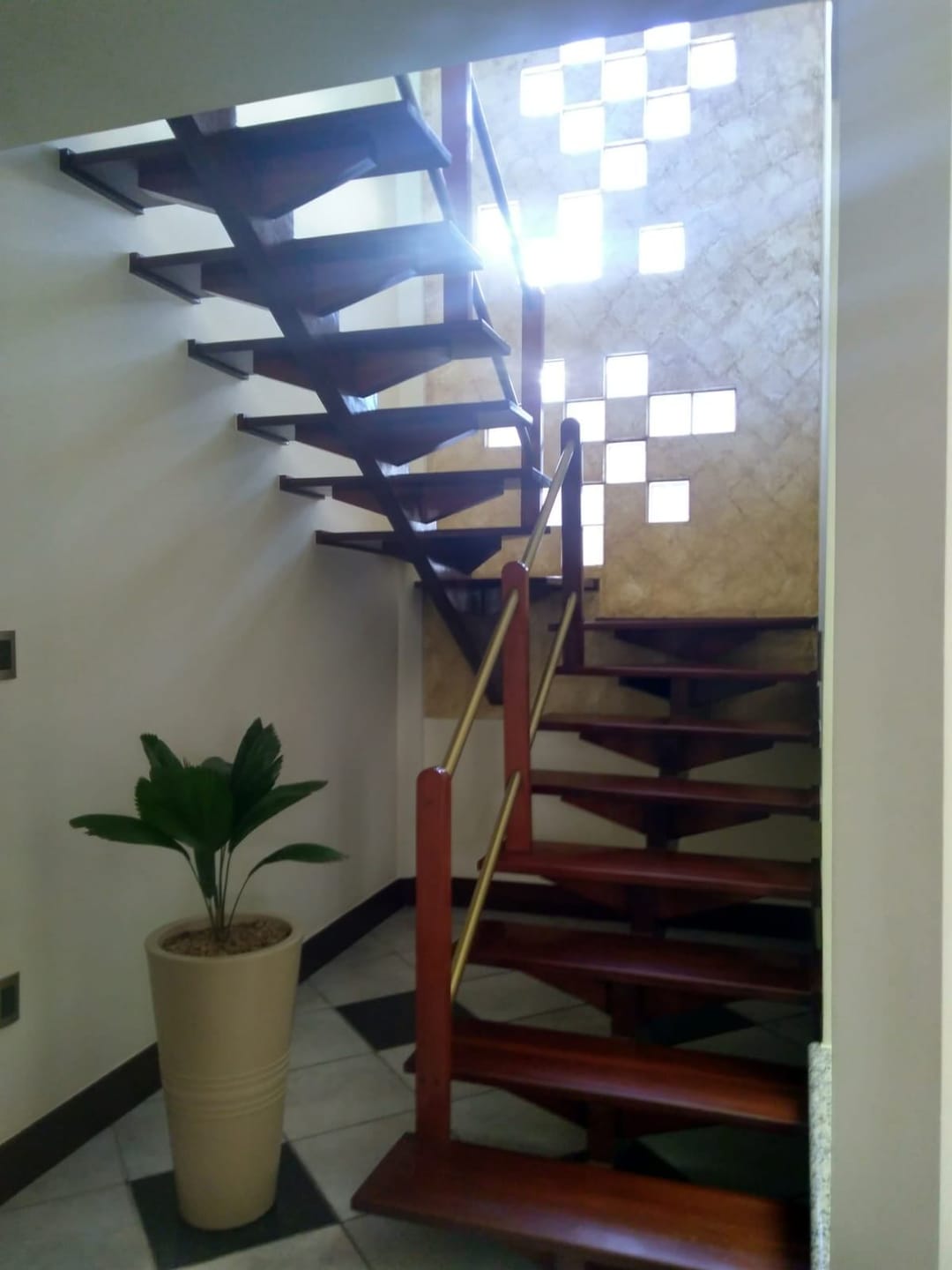 Excelente casa , locação para fins comerciais em região privilegiada, bairro Recreio, Vitória da Conquista, BA - foto 35