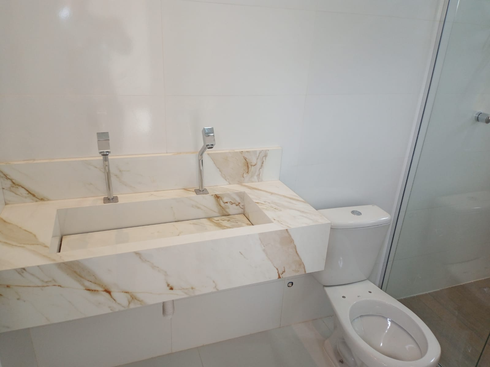Casa duplex  3 suítes  sendo 1 com closet e outra com varanda + vaga de garagem para 4 carros com 143 m²  no Alto da Boa Vista, Vitória da Conqui - foto 36