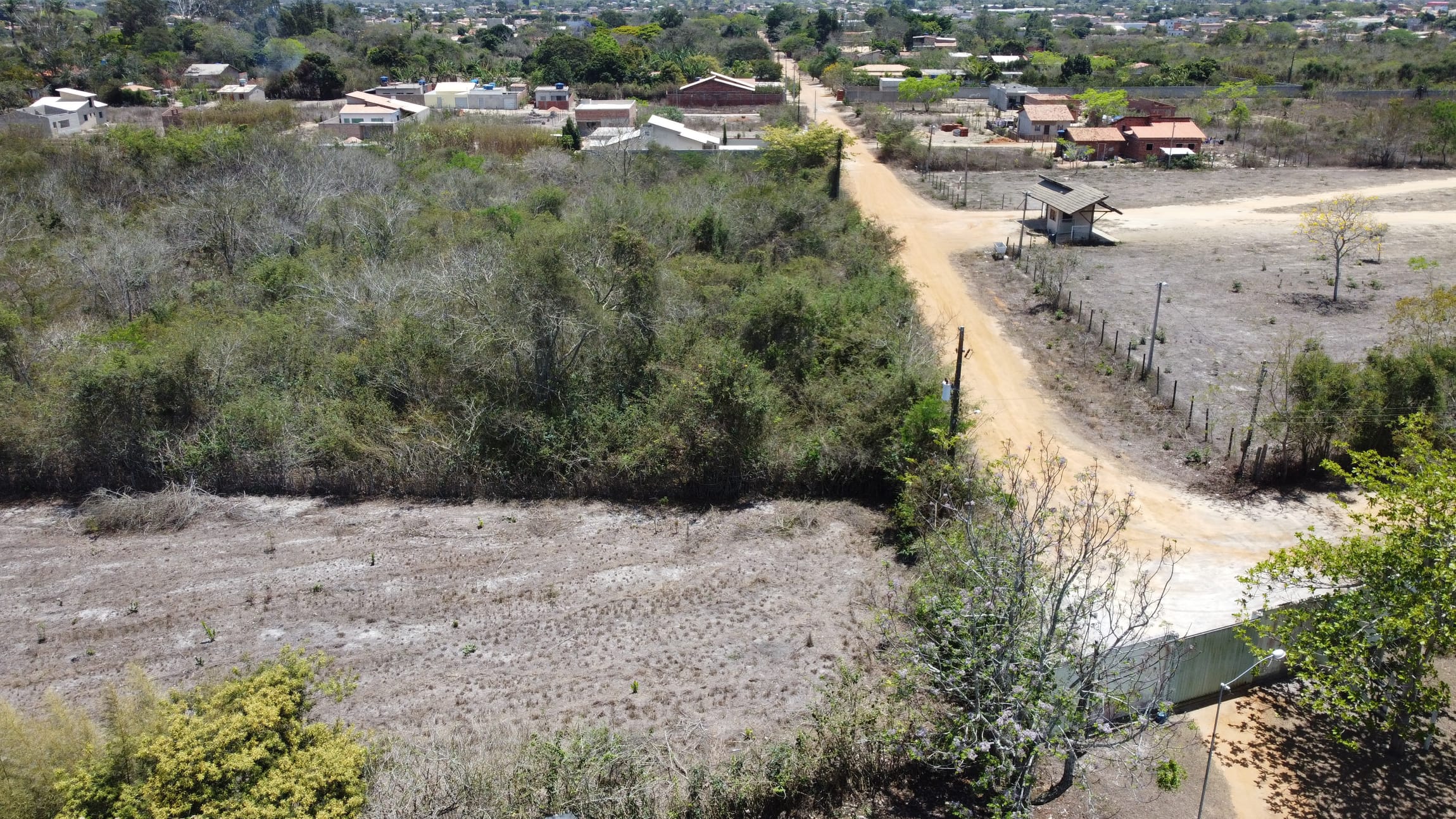 Sítio a venda na Lagoa das Flores com 2 casas, árvores frutíferas, poço artesiano, irrigação, baías para cavalos, tanque de peixe. Pertinho da ci - foto 36