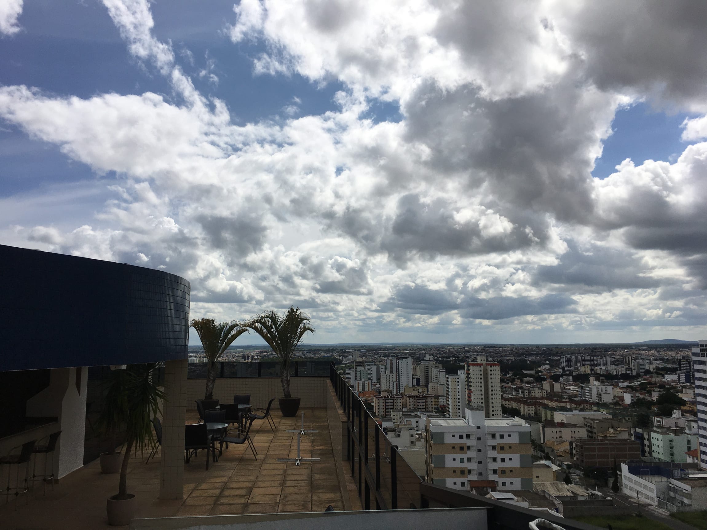 Vendo amplo apartamento de 3 quartos com 2 suítes, 3 vagas de garagem, 136M², área de lazer completa com piscina aquecida, próximo a Fainor no Ca - foto 36