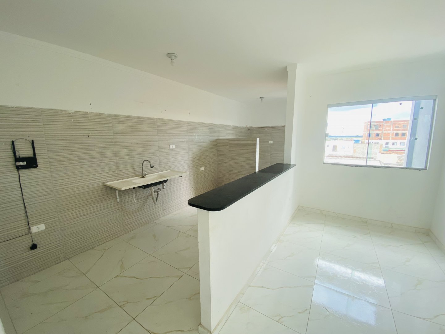 Vendo ótimo apartamento de 2 quartos com suíte, pronto para morar, apto no 2º andar - foto 3