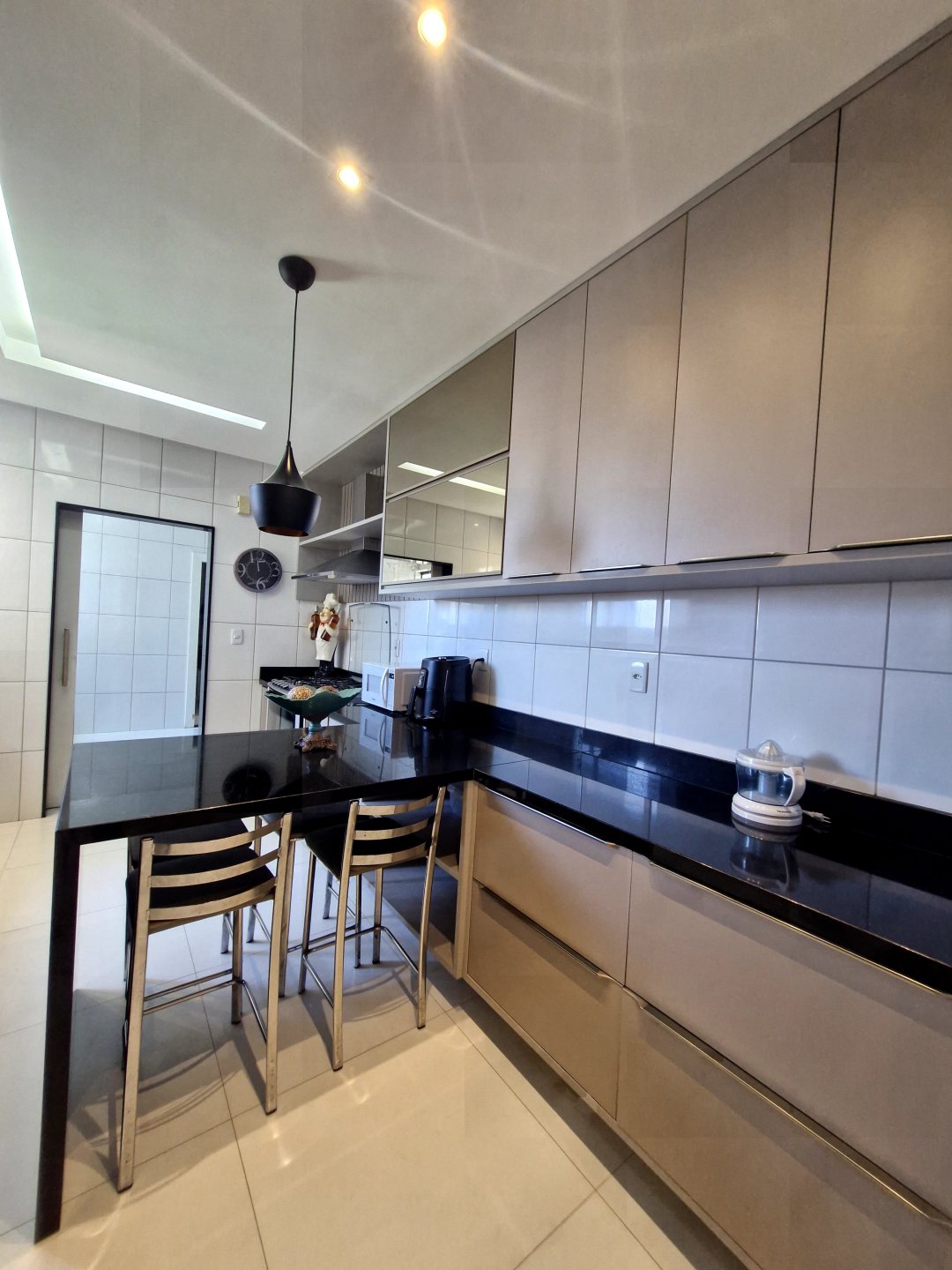 Apartamento 4 Suítes no Leonardo Da Vinci Bairro Candeias - foto 36