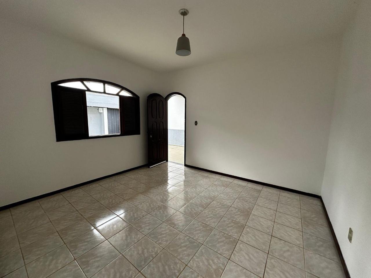 Casa a venda no Bairro Alto Maron, excelente oportunidade para investidores, em Vitória da Conquista, BA. - foto 3