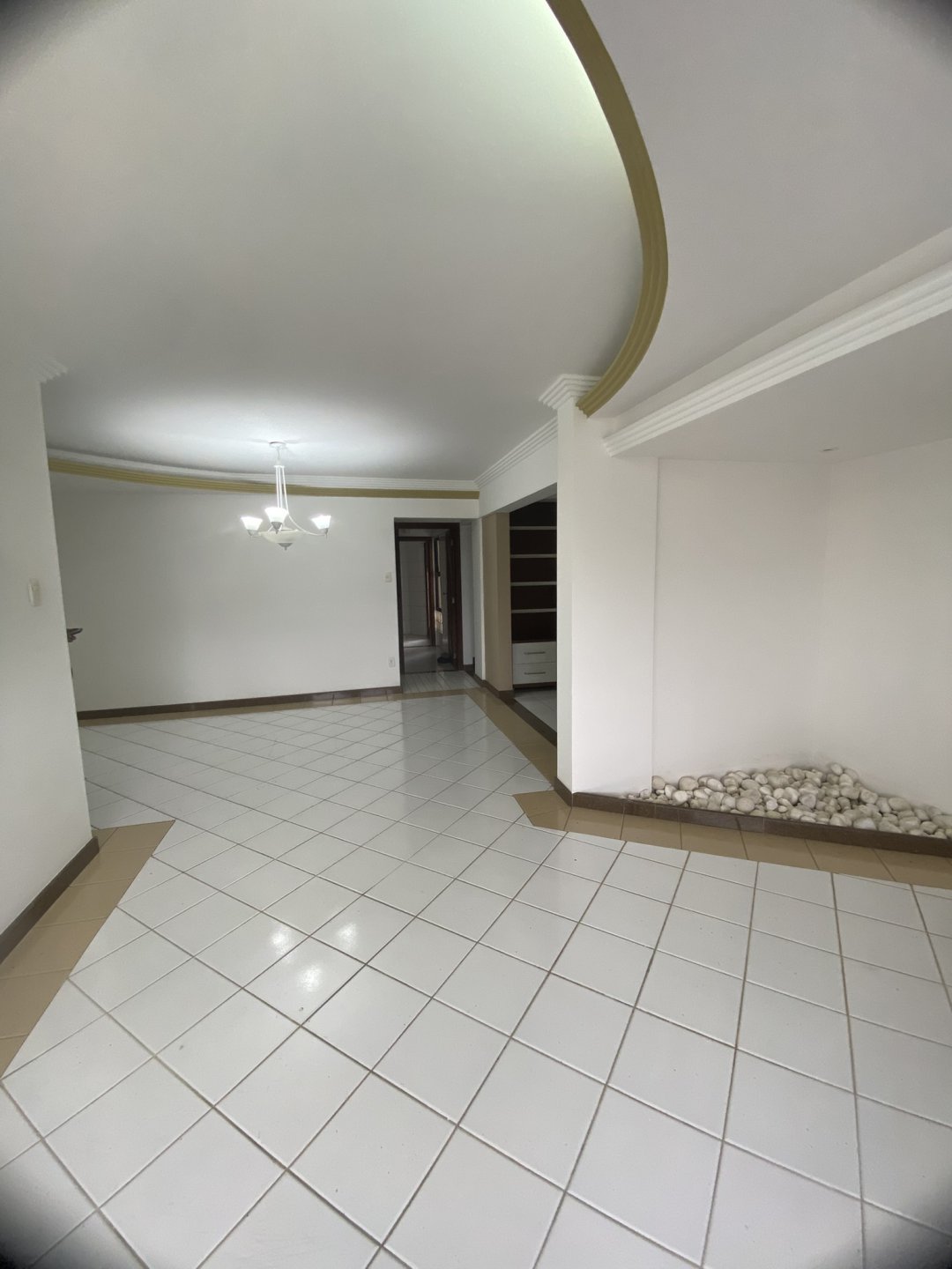 Excelente Apartamento 1º andar, 3/4 com suite, para Locação – Edifício Portal Brasil, Bairro Candeias, em Vitória da Conquista, Bahia - foto 3