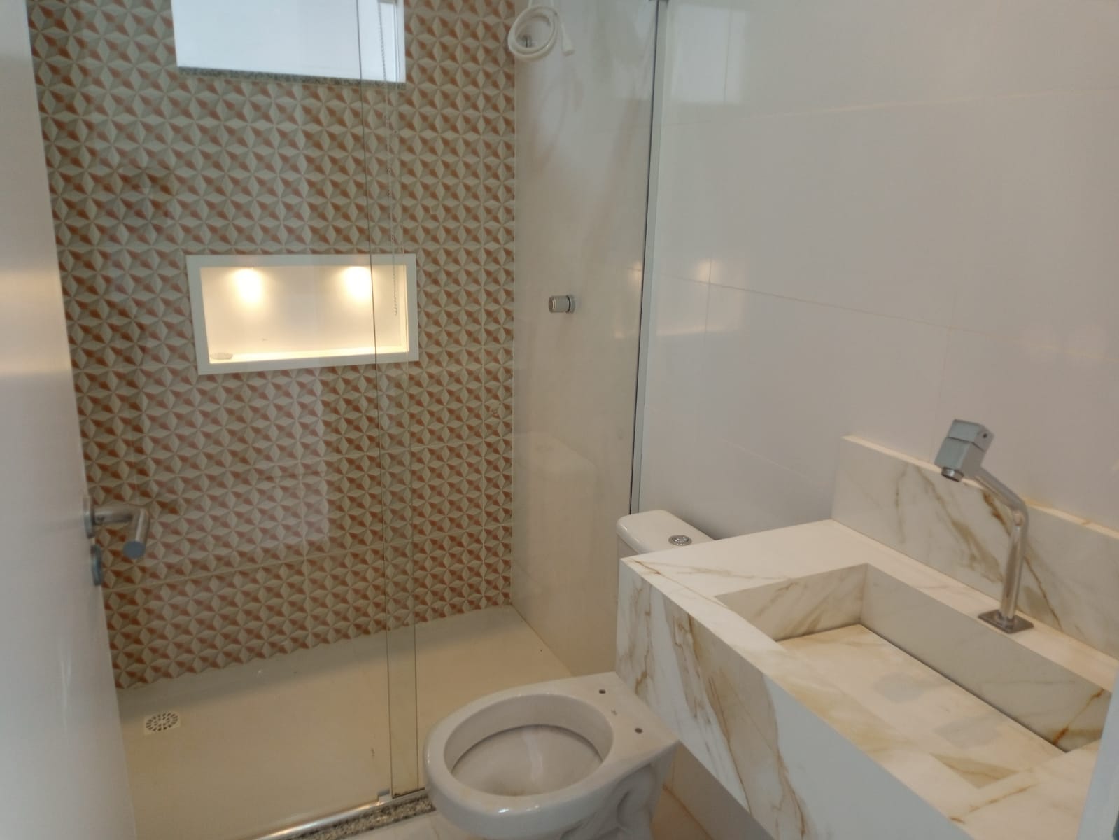 Casa duplex  3 suítes  sendo 1 com closet e outra com varanda + vaga de garagem para 4 carros com 143 m²  no Alto da Boa Vista, Vitória da Conqui - foto 40