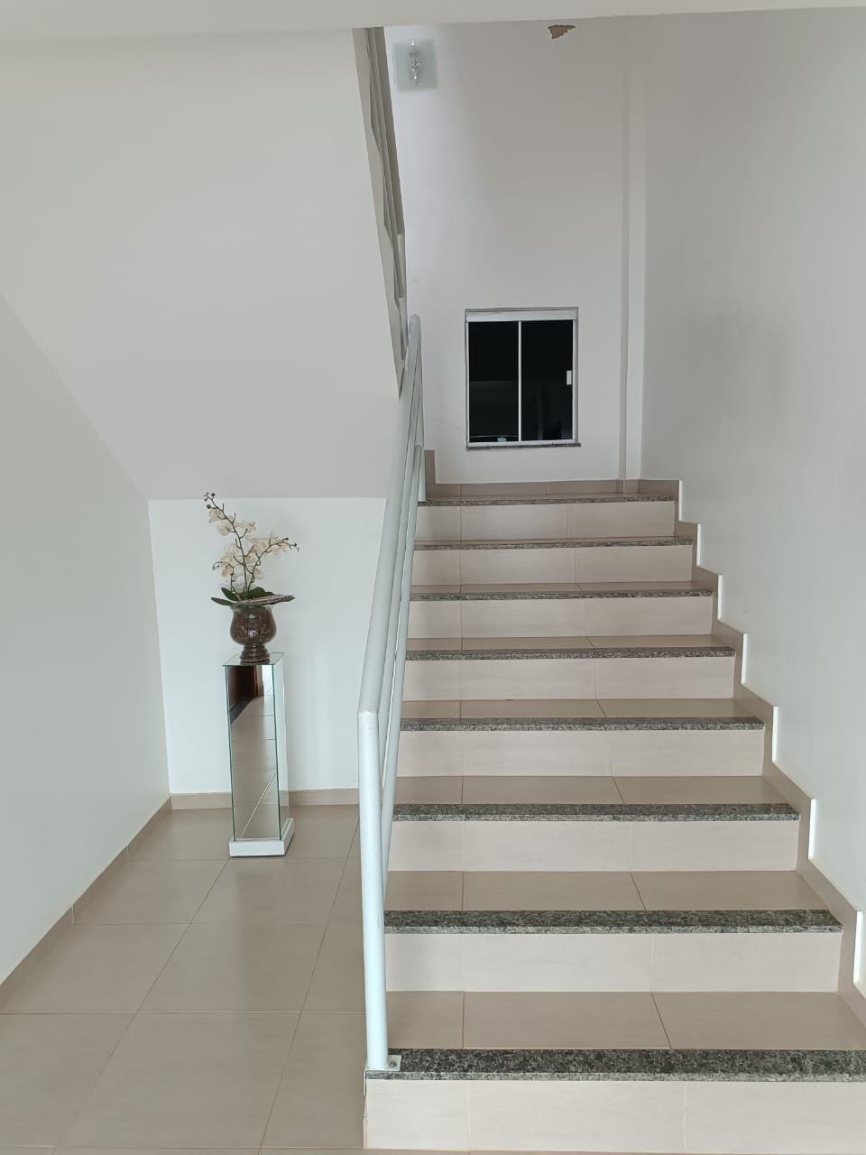 Excelente apartamento de 2 quartos sendo 1 suíte de 1ª andar com planejados na cozinha e quartos para venda ou locação, Candeias, Vitória da Conq - foto 4