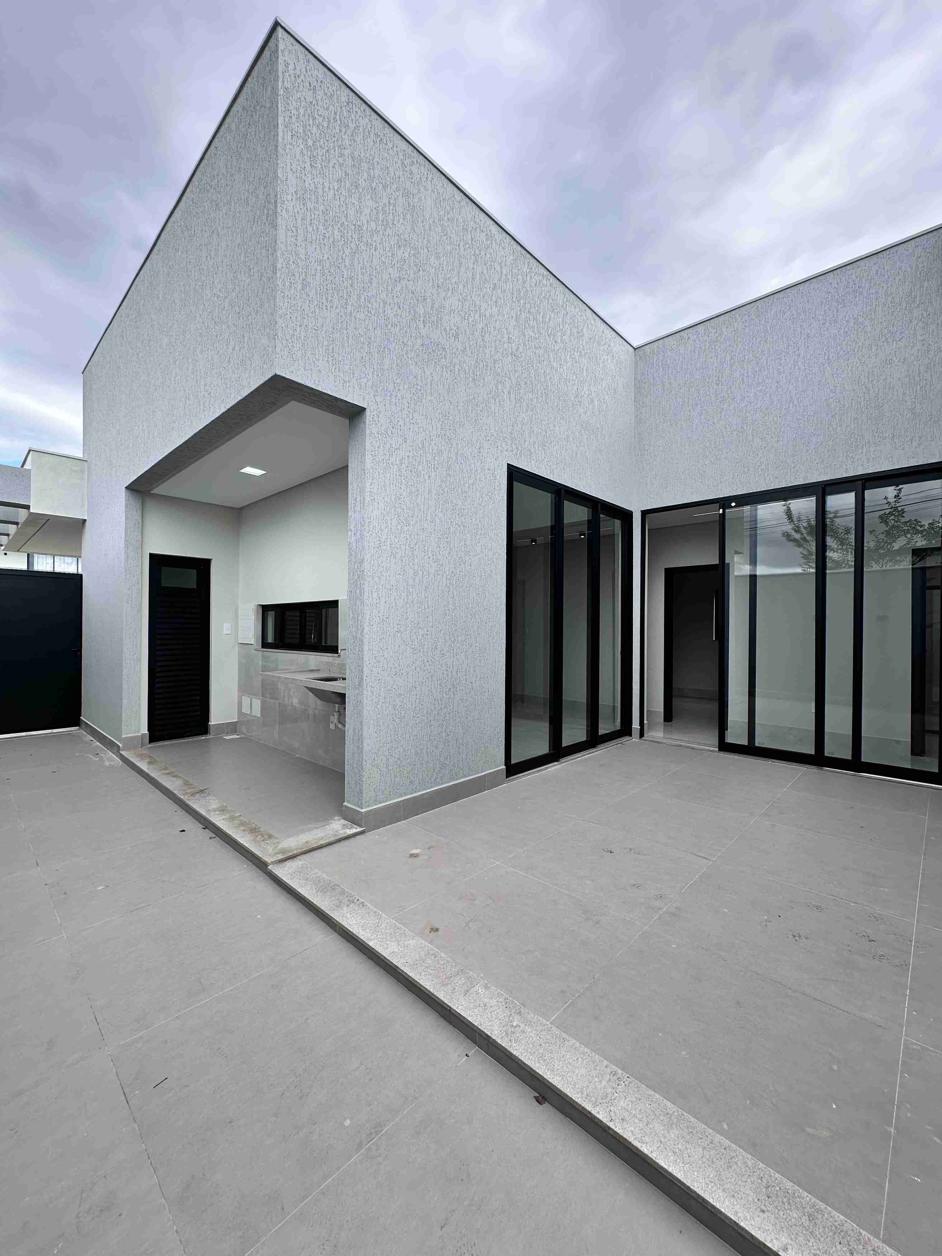 Casa com 3 suítes amplas, cozinha com planejados integrado com o espaço gourmet,  Horto Premier Bairro Primavera, Vitória da Conquista, BA - foto 5