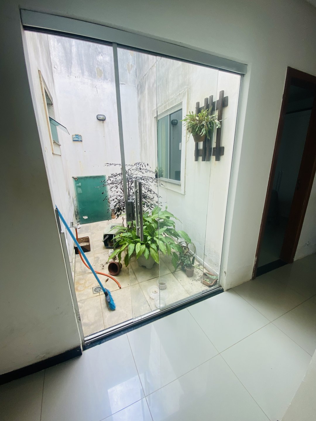 Vendo ótima casa no Boa Vista, 3 quartos sendo um com suíte, ampla garagem e muito mais - foto 4