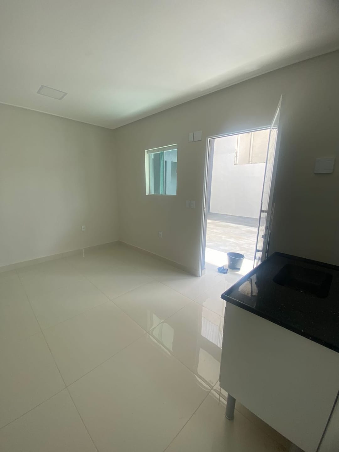 Kitnet para locação, 1 Cômodo com banheiro (incluso água e energia), no Bairro Felícia, Vitória da Conquista, BA - foto 4