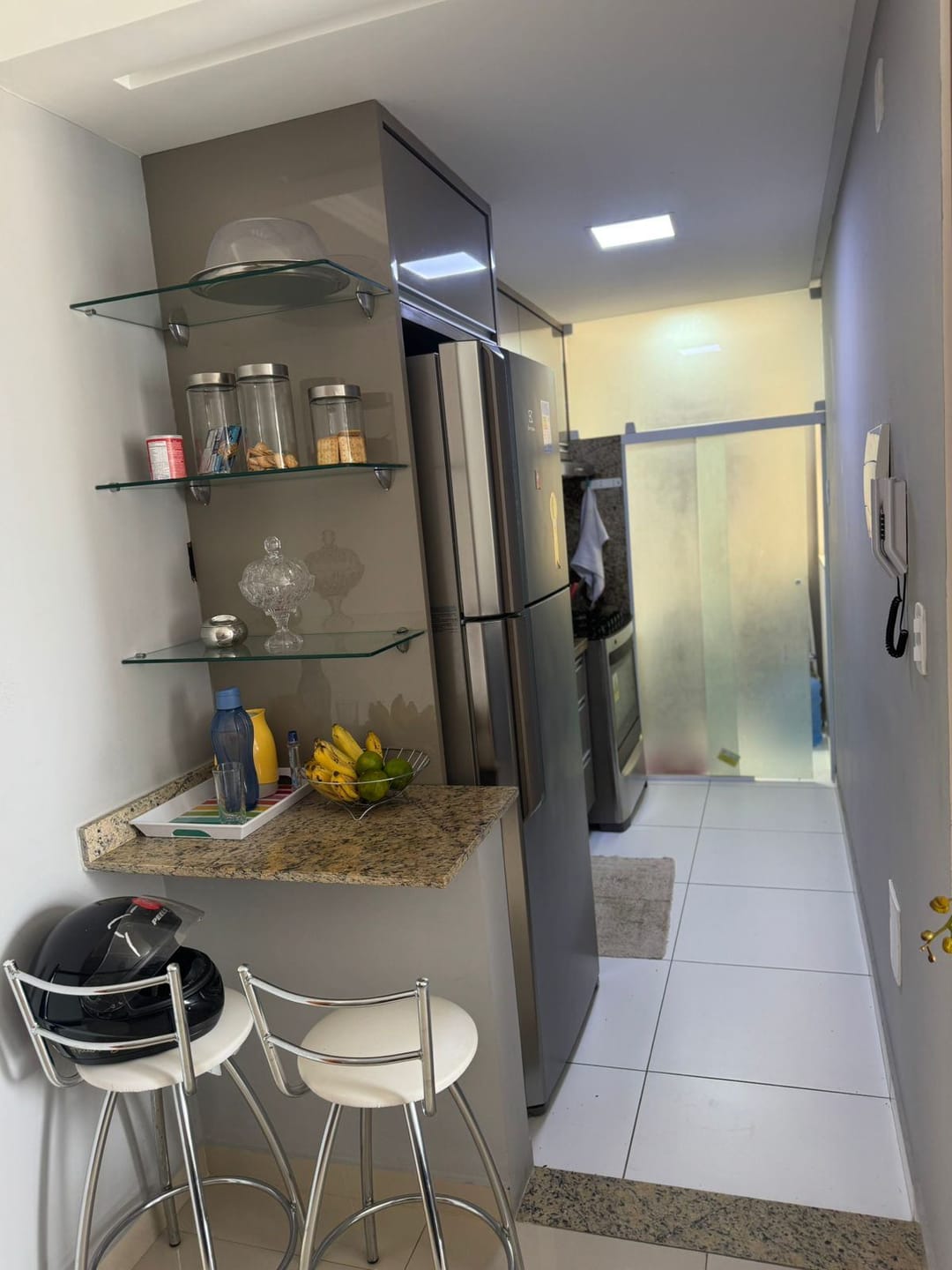 Apartamento completo, porteira fechada com móveis e Eletros andar alto de 2/4 em condomínio fechado com lazer completo , Boa Vista, Vitória da Co - foto 5
