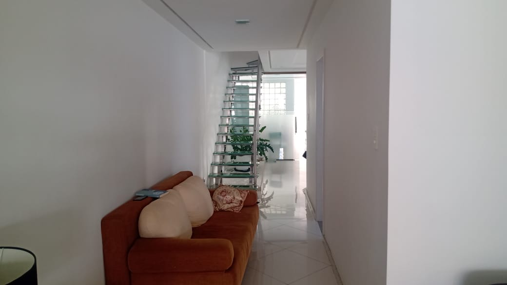 Casa com 3 suítes , 2 salas  em excelente localização à venda, Recreio próximo ao centro da cidade, Vitória da Conquista, BA - foto 5