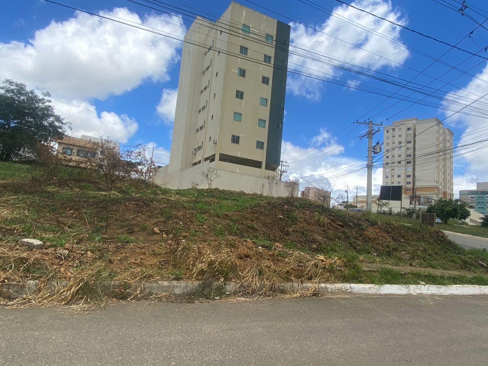 Terreno de Esquina no Bairro Candeias, Av. Luiz Eduardo, próximo a Fainor, Vitória da Conquista - Ba - foto 4