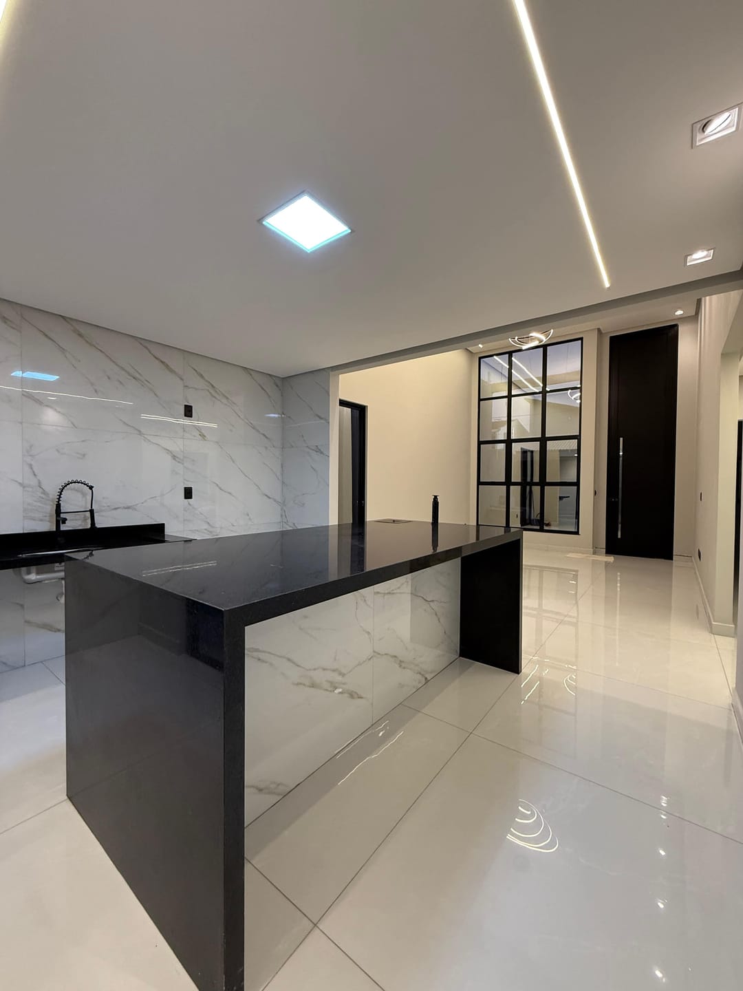 OPORTUNIDADE - Casa de Alto Padrão no Bairro Boa Vista, 3/4 sendo 2 suítes, próximo a  Avenida Luis Eduardo Magalhães - foto 5