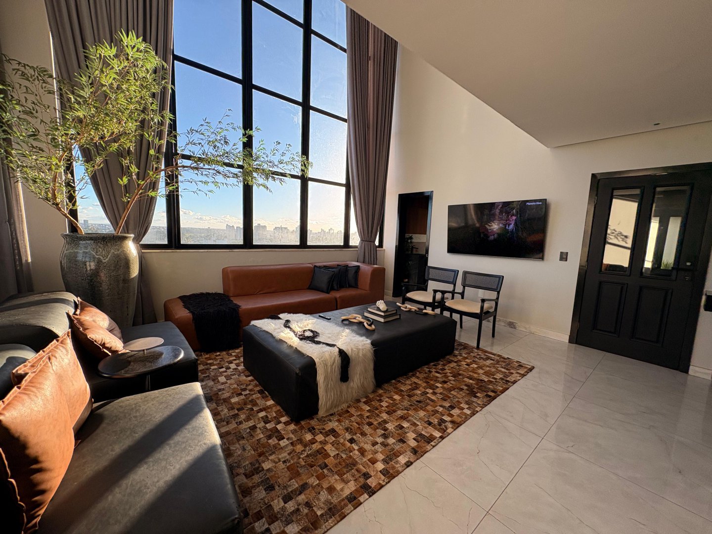 Cobertura duplex mobiliada com 4 quartos sendo 3 suites, terraço comm área gourmet e piscina a venda no bairro Candeias em Vitoria da Conquista - - foto 4