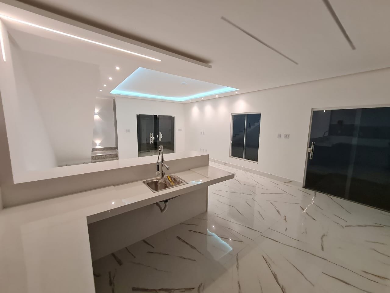 Casa duplex  3 suítes  sendo 1 com closet e outra com varanda + vaga de garagem para 4 carros com 143 m²  no Alto da Boa Vista, Vitória da Conqui - foto 5