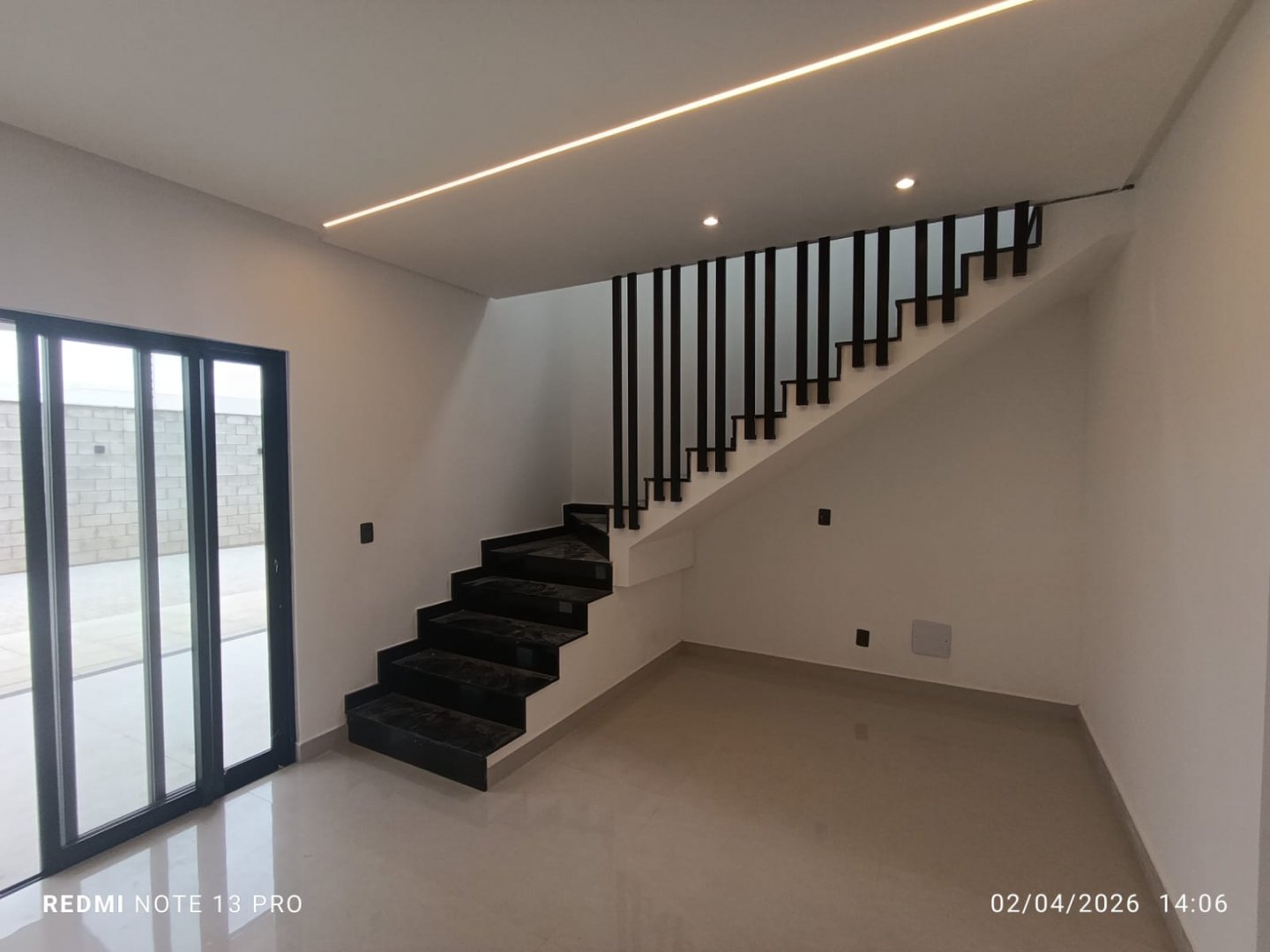 Casa duplex soltas com 3 suítes, sala com 2 ambientes, lavabo, garagem coberta para 2 carros, Alto da Boa Vista, Vitória da Conquista, BA - foto 3