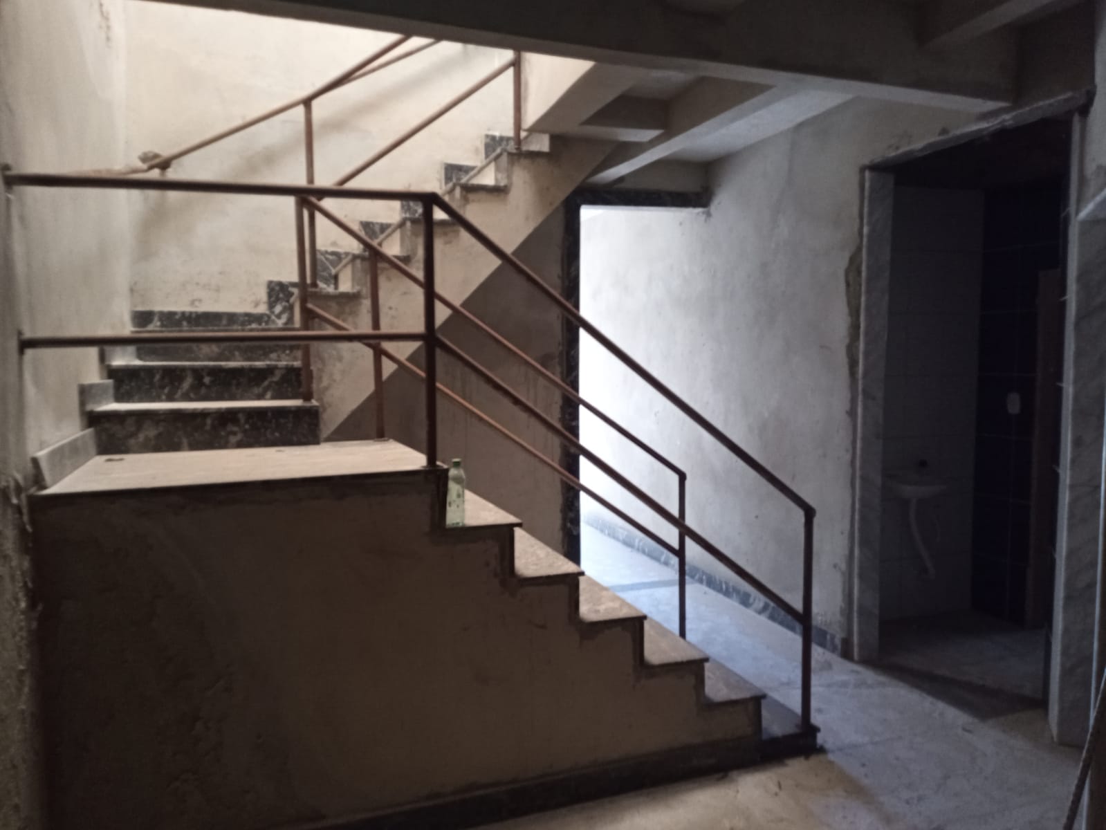 Casa tipo Sobrado solto no terreno a 300 mts da Faculdade Fainor  com 4 salas, 3/4 no Bairro Candeias em Vitória da Conquista - BA - foto 6