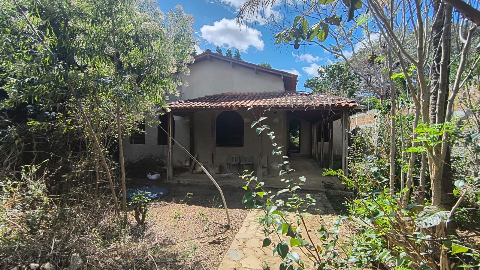 OPORTUNIDADE - Terreno de 1.000m² contendo uma casa de aprox. 140mts em fase de construção, situado no Alto do Boa Vista em Vitória da Conquista- - foto 5