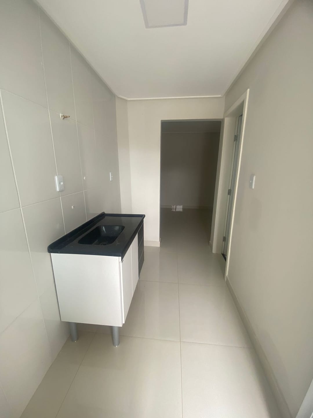 Kitnet para locação, 1 Cômodo com banheiro (incluso água e energia), no Bairro Felícia, Vitória da Conquista, BA - foto 5