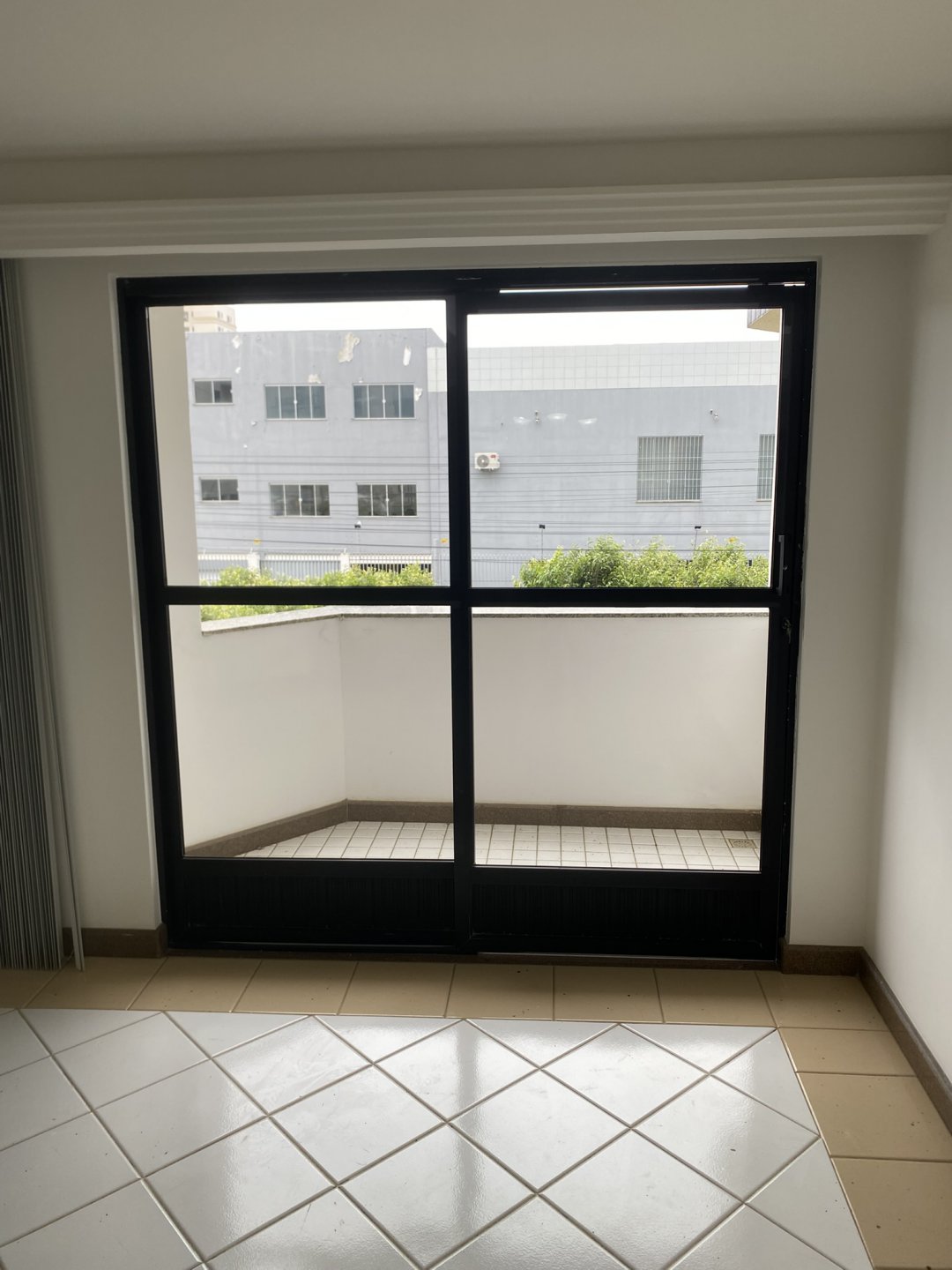 Excelente Apartamento 1º andar, 3/4 com suite, para Locação – Edifício Portal Brasil, Bairro Candeias, em Vitória da Conquista, Bahia - foto 5