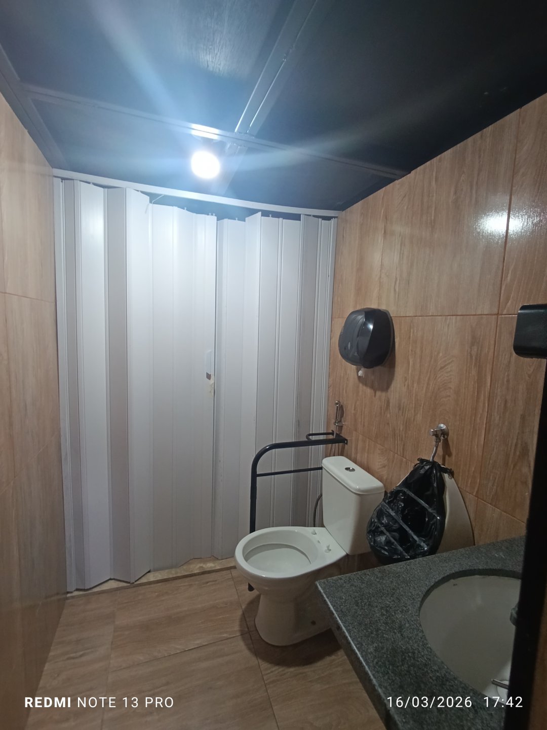**Aluguel de Ponto Comercial de esquina com Mezanino na Av. Regis Pacheco no Centro – Vitória da Conquista - foto 5