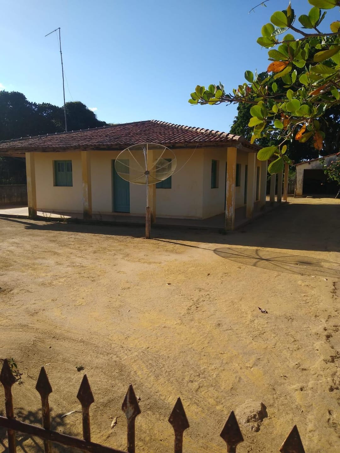 Vendo Fazenda com 726 hectares de área plana, Lagoa Preta, município de  Tremedal - BA - foto 6