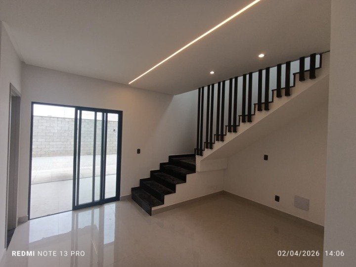 Casa duplex soltas com 3 suítes, sala com 2 ambientes, lavabo, garagem coberta para 2 carros, Alto da Boa Vista, Vitória da Conquista, BA - foto 4