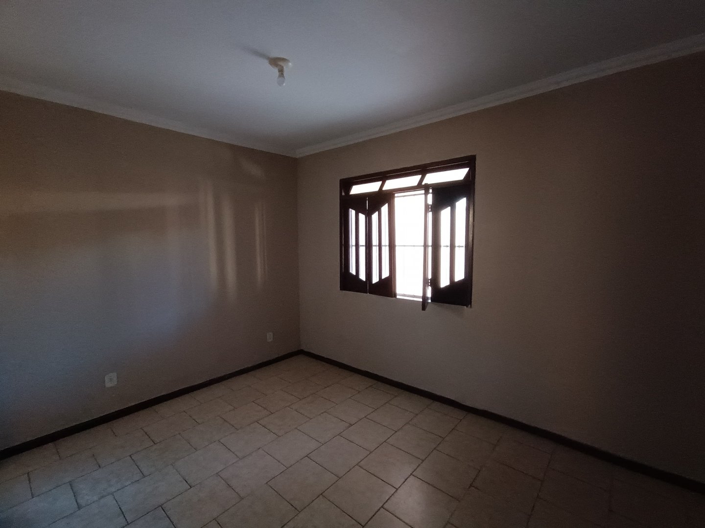 Casa Solta de 3 Quartos Sendo 1 Suíte com Garagem Ampla e Quintal no Bairro Alvorada/Ibirapuera, Vitória da Conquista -Ba - foto 4