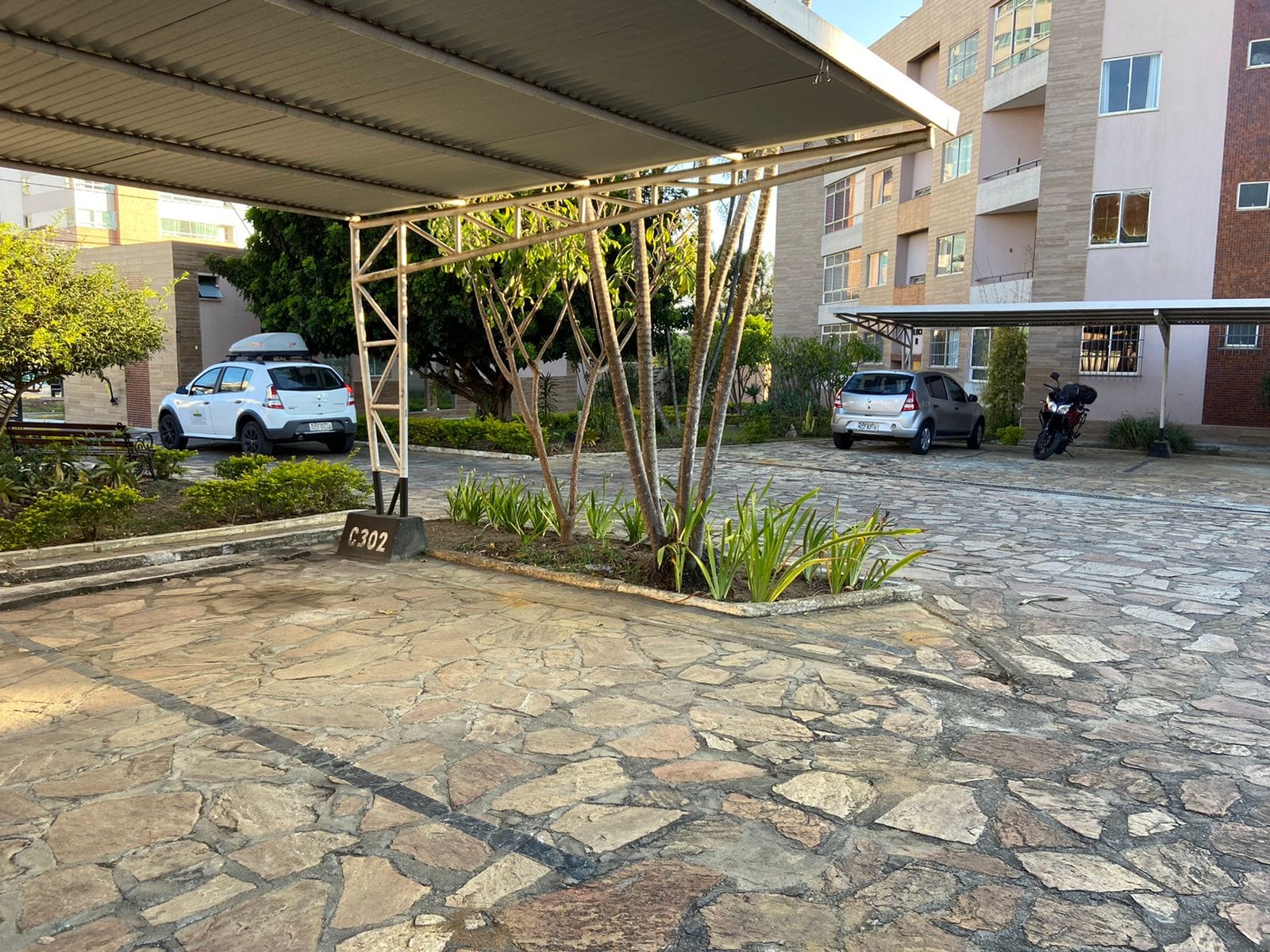Excelente Apartamento com Varanda, Localizando na Av. Luiz Eduardo, Candeias, Vitória da Conquista, BA - foto 6