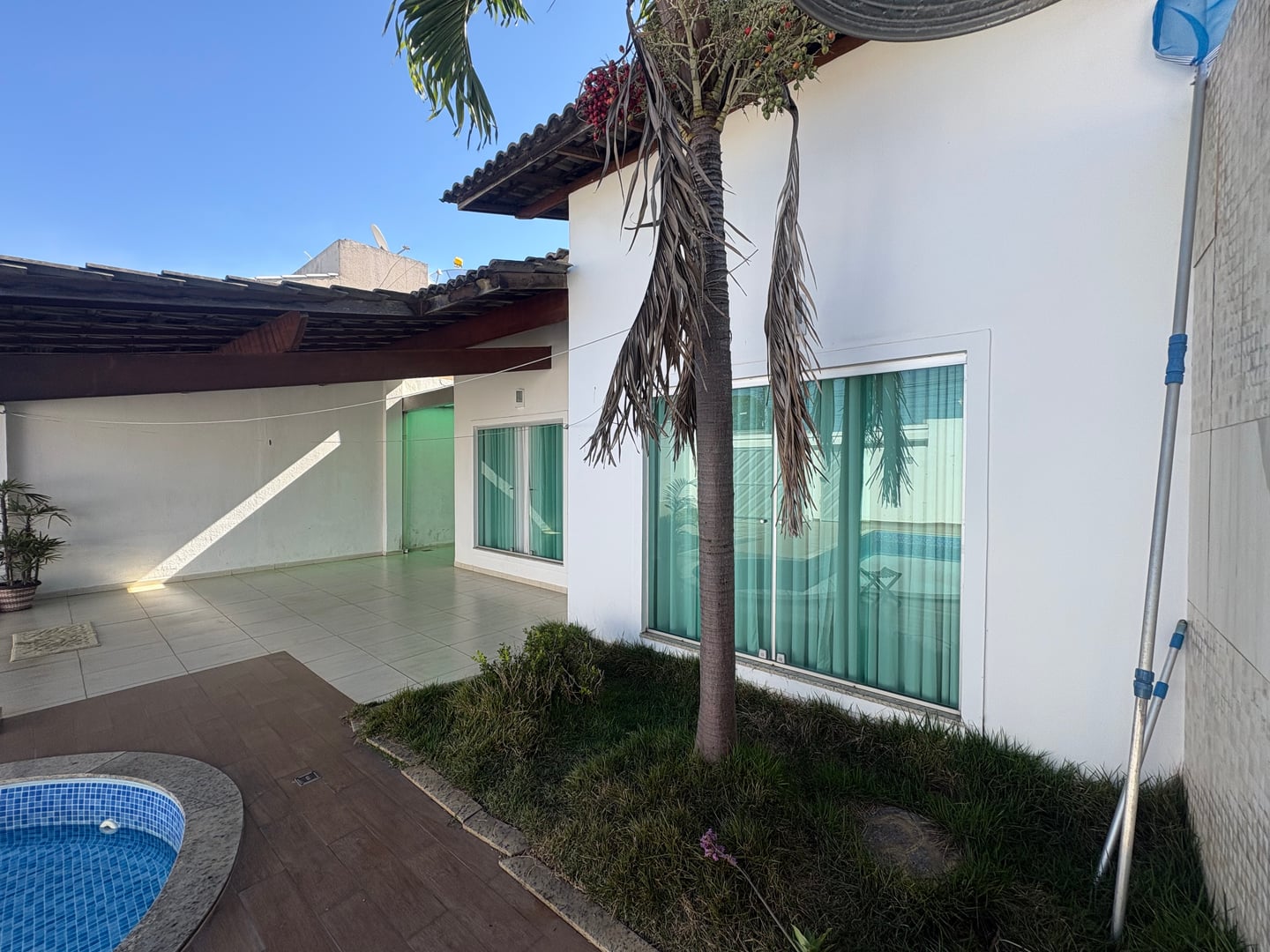 Casa com 3 suítes, piscina + dependência no Ibirapuera Vitória da Conquista Bahia - foto 5