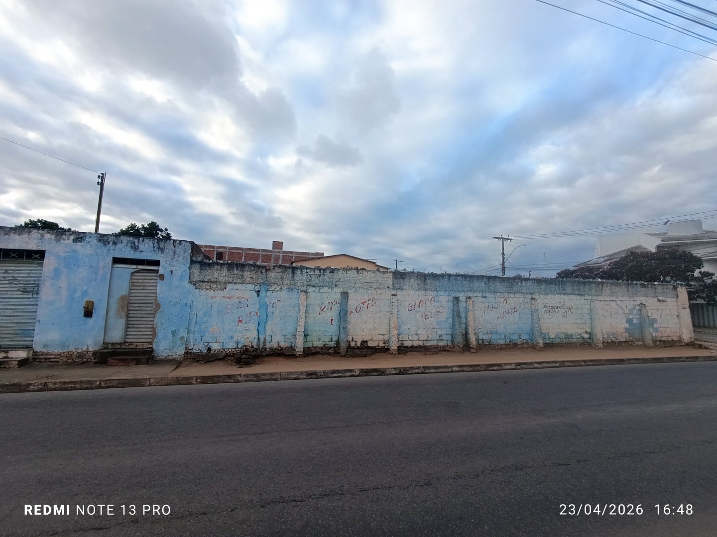 Terreno na Av. Pará esquina, parte de cima, esquina com a Av. Paramirim. 3 terrenos urbanos com 300 m² cada, 30 x 30 num total de 900 m², Bairro - foto 5