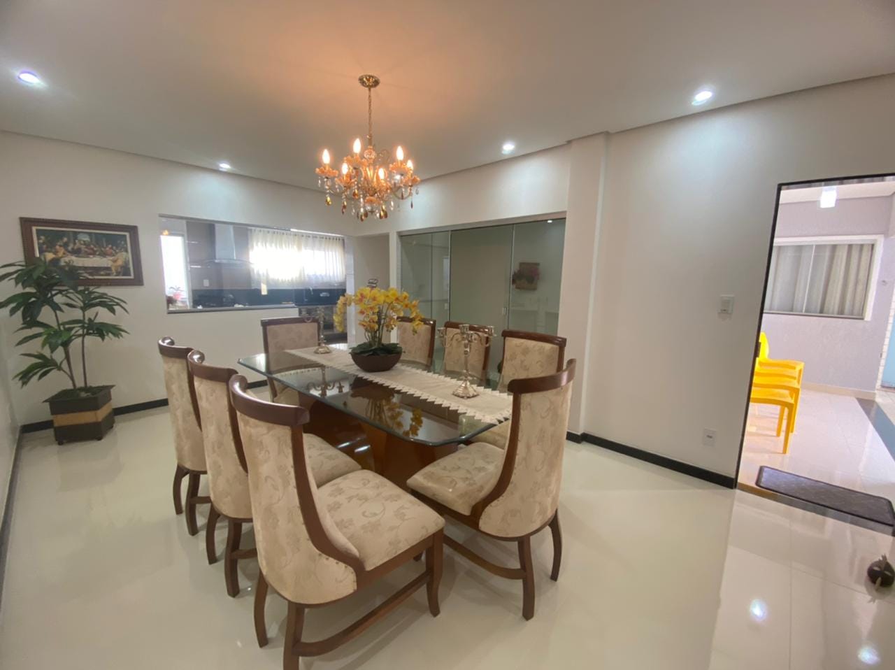 Apartamento térreo à venda, com 4 quartos sendo 2 suítes, com excelente acabamento, garagem para 4 carros, no bairro Candeias em  Vitória da Conq - foto 6