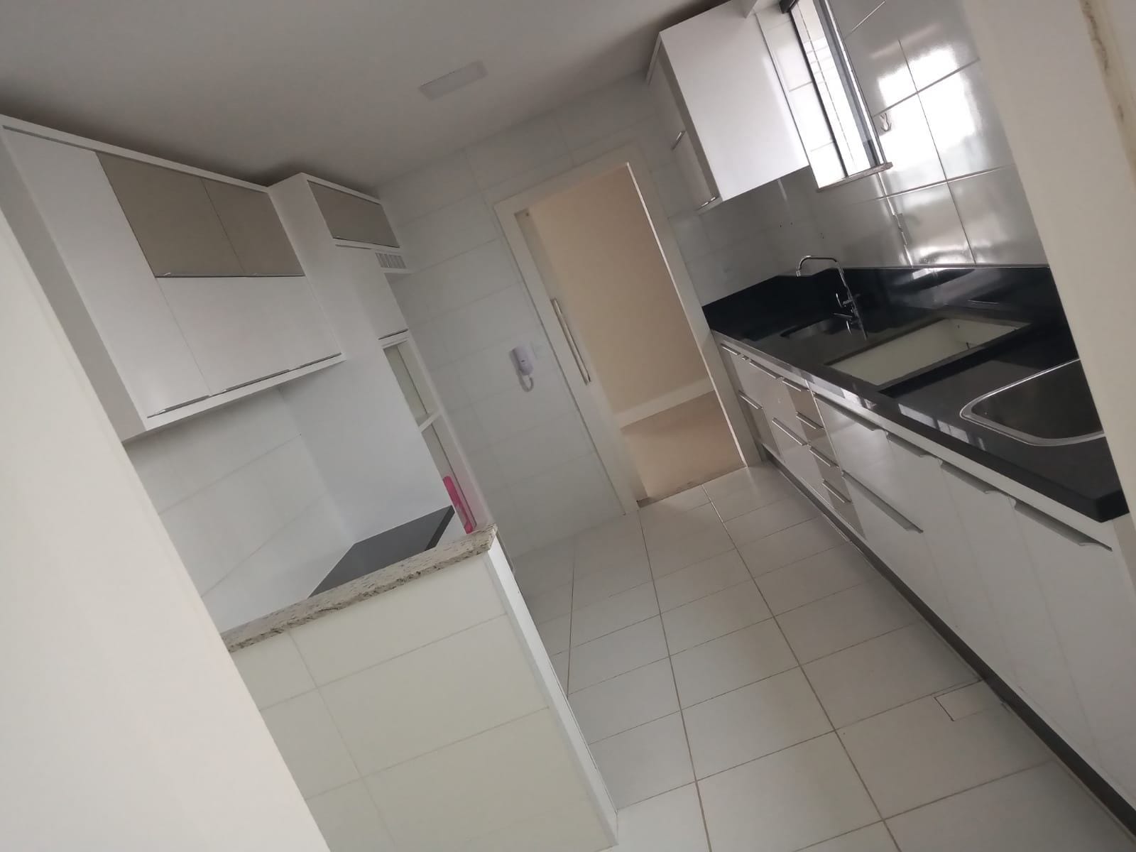 Apartamento alto padrão 3 quartos sendo 2 suítes, andar alto, 2 vagas de garagem à Venda, Candeias, Vitória da Conquista, BA - foto 6
