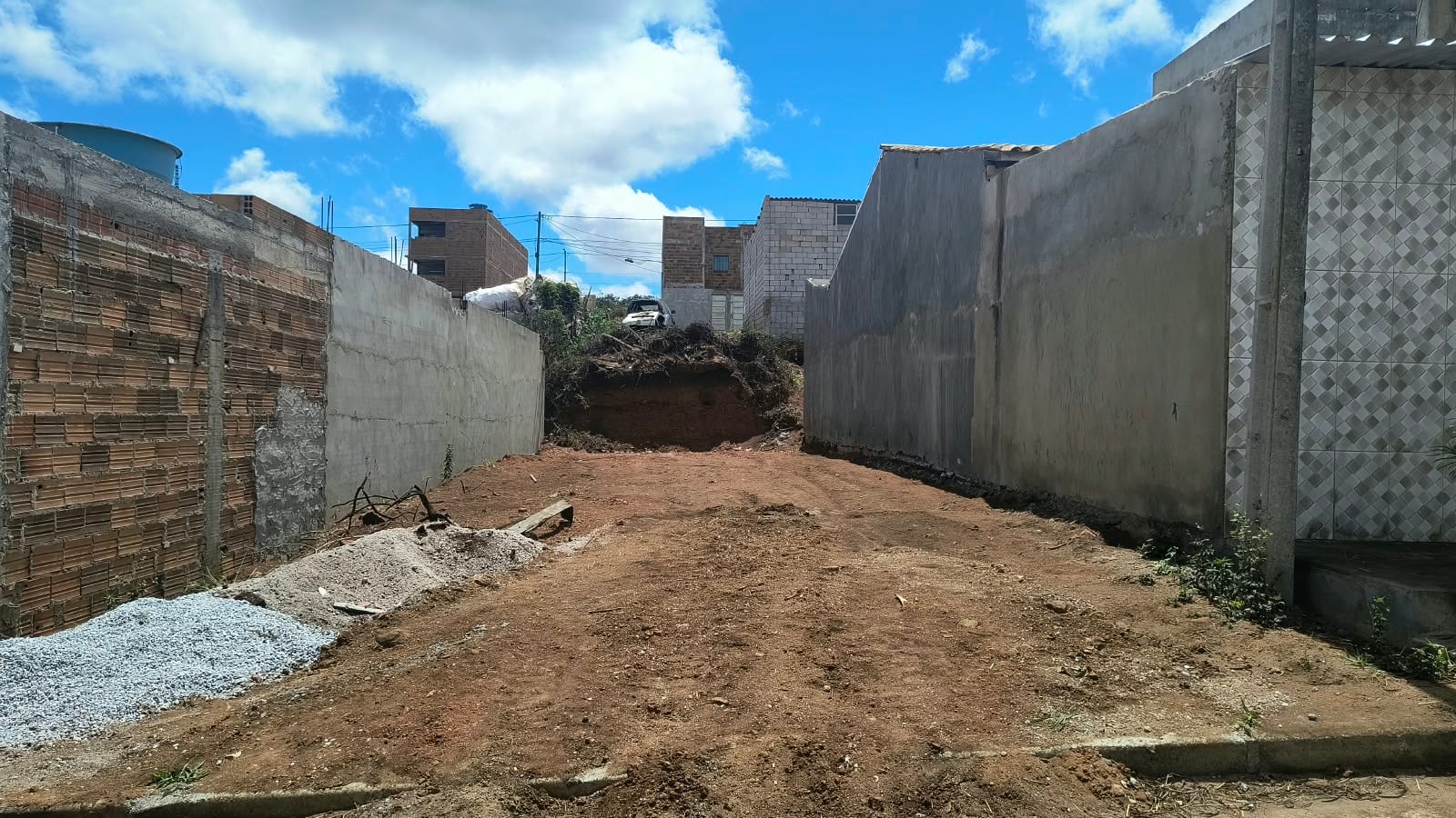 Oportunidade Terreno no asfalto à Venda no Lot Bateias 2. Bairro Zabelê em Vitória da Conquista - foto 5