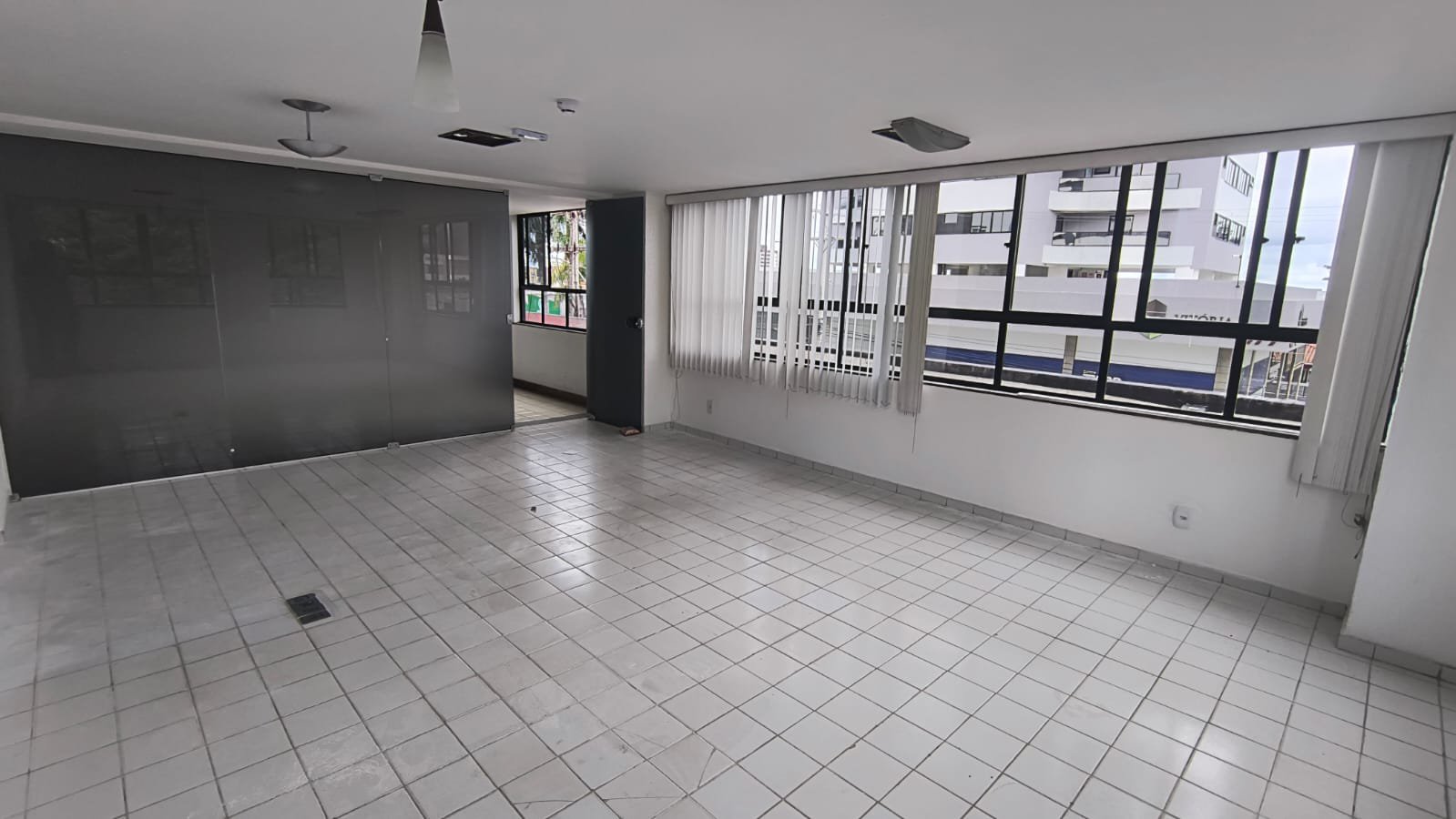 Sala Comercial à Venda no Ed. Gil Moreira, Bairro Recreio em Vitória da Conquista - foto 6