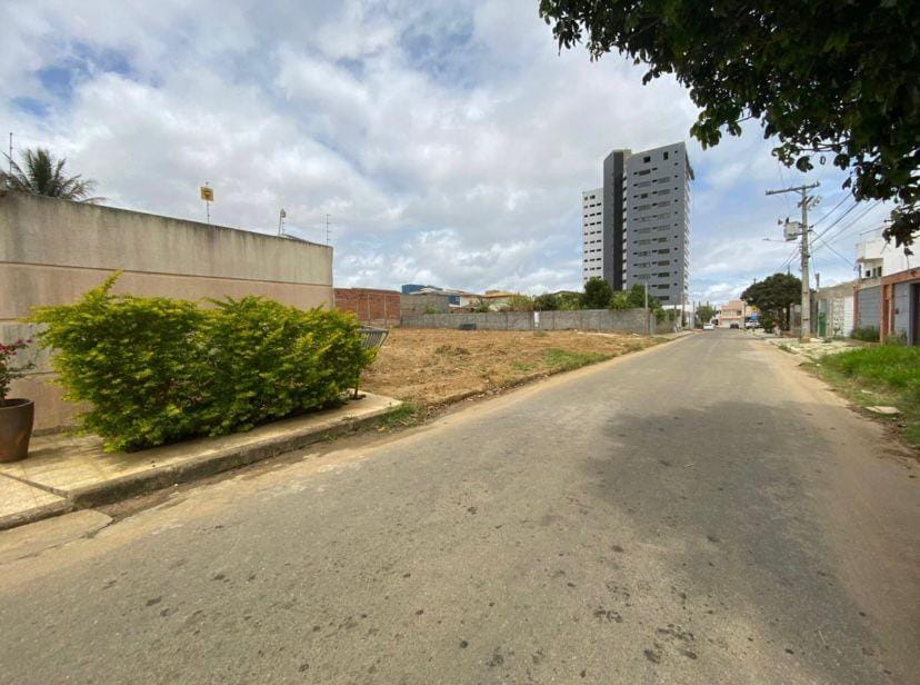 Atenção investidores! Terreno Plano em rua Asfaltada à Venda, em Bairro Candeias, próximo a Av. Olívia Flores, Vitória da Conquista, BA - foto 7